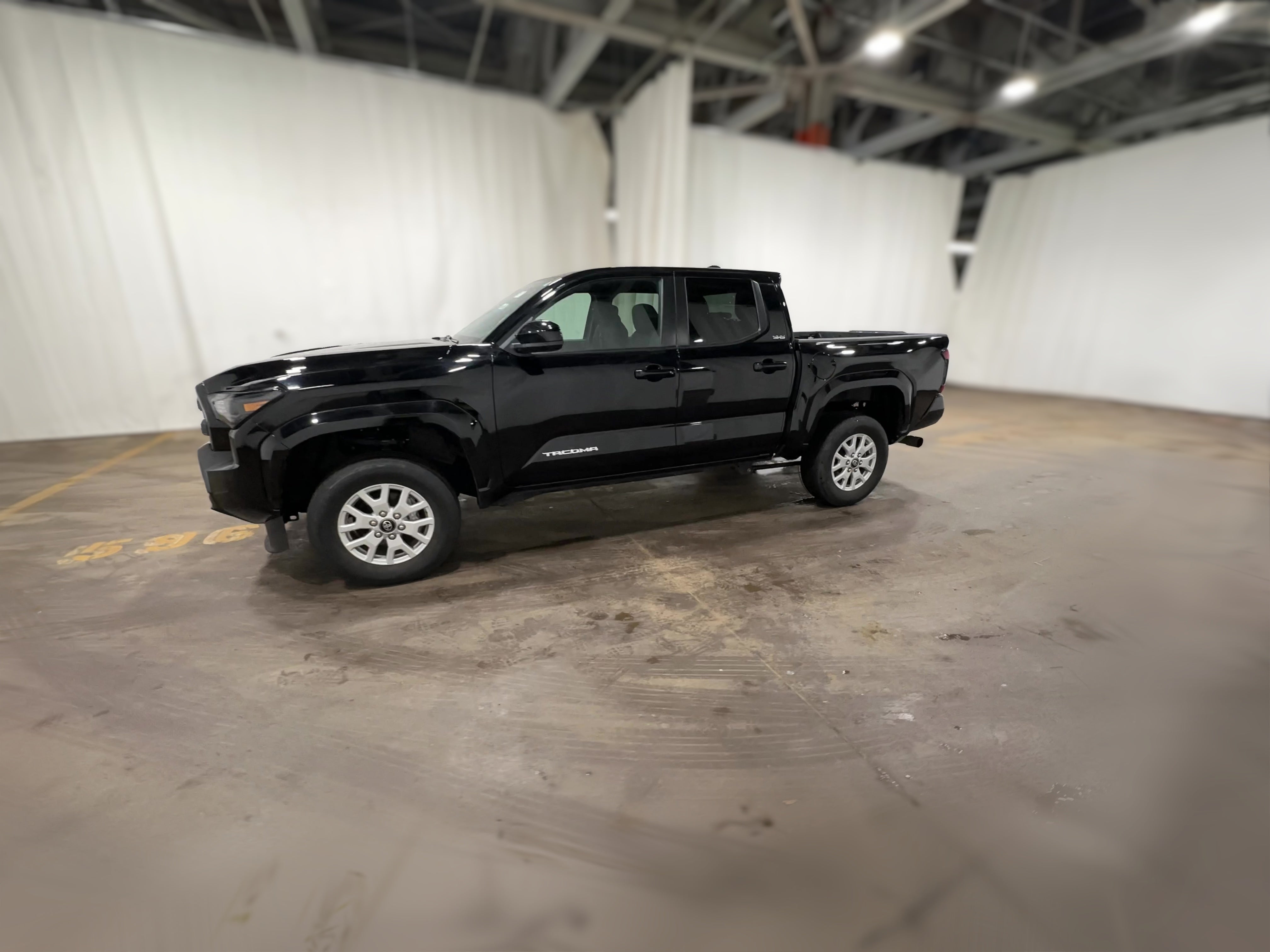 2024 Toyota Tacoma SR5 - Photo 25