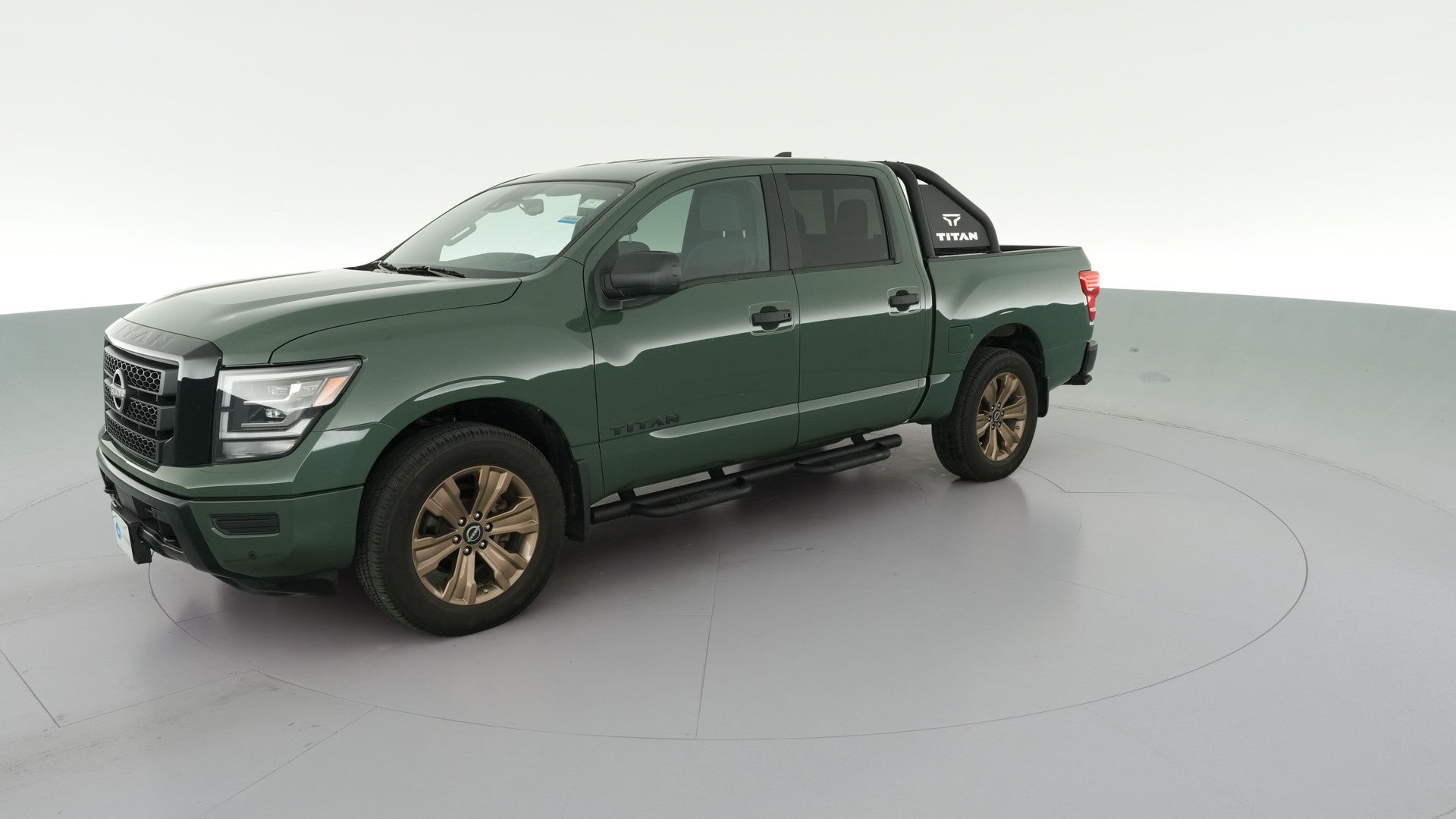 2024 Nissan Titan Crew Cab vehicle photo
