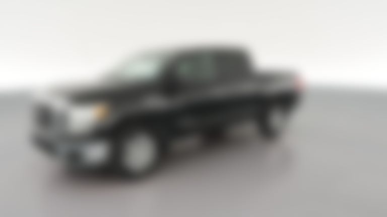 2017 Nissan Titan Crew Cab vehicle photo
