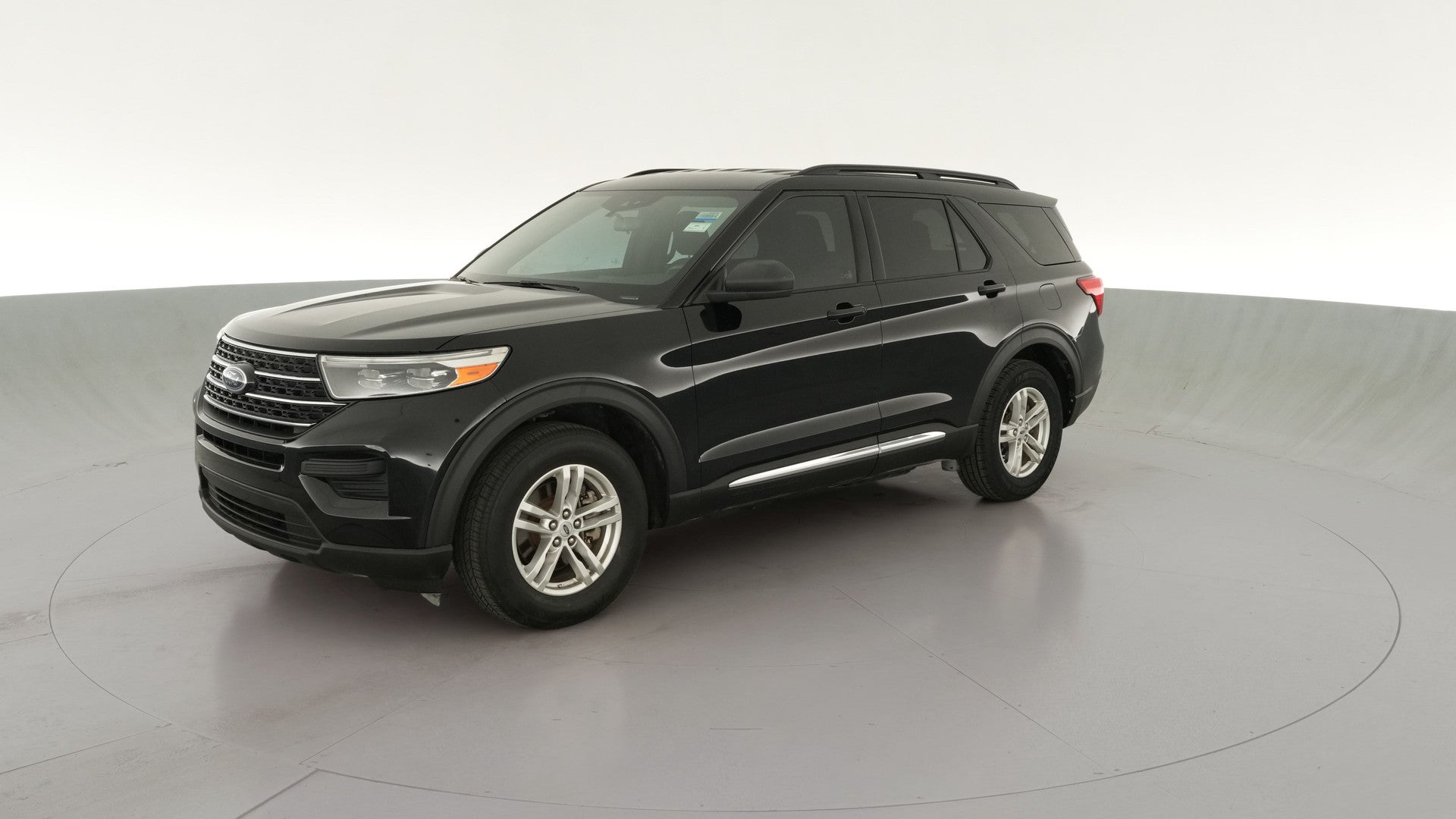 2020 Ford Explorer vehicle photo