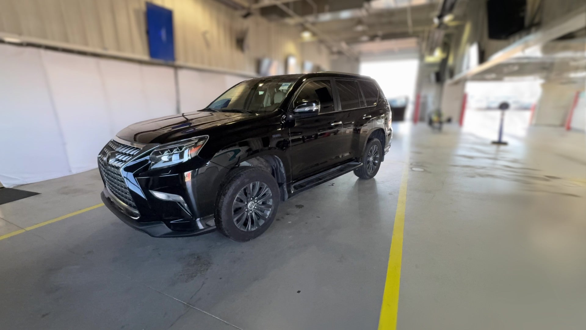2023 Lexus GX vehicle photo