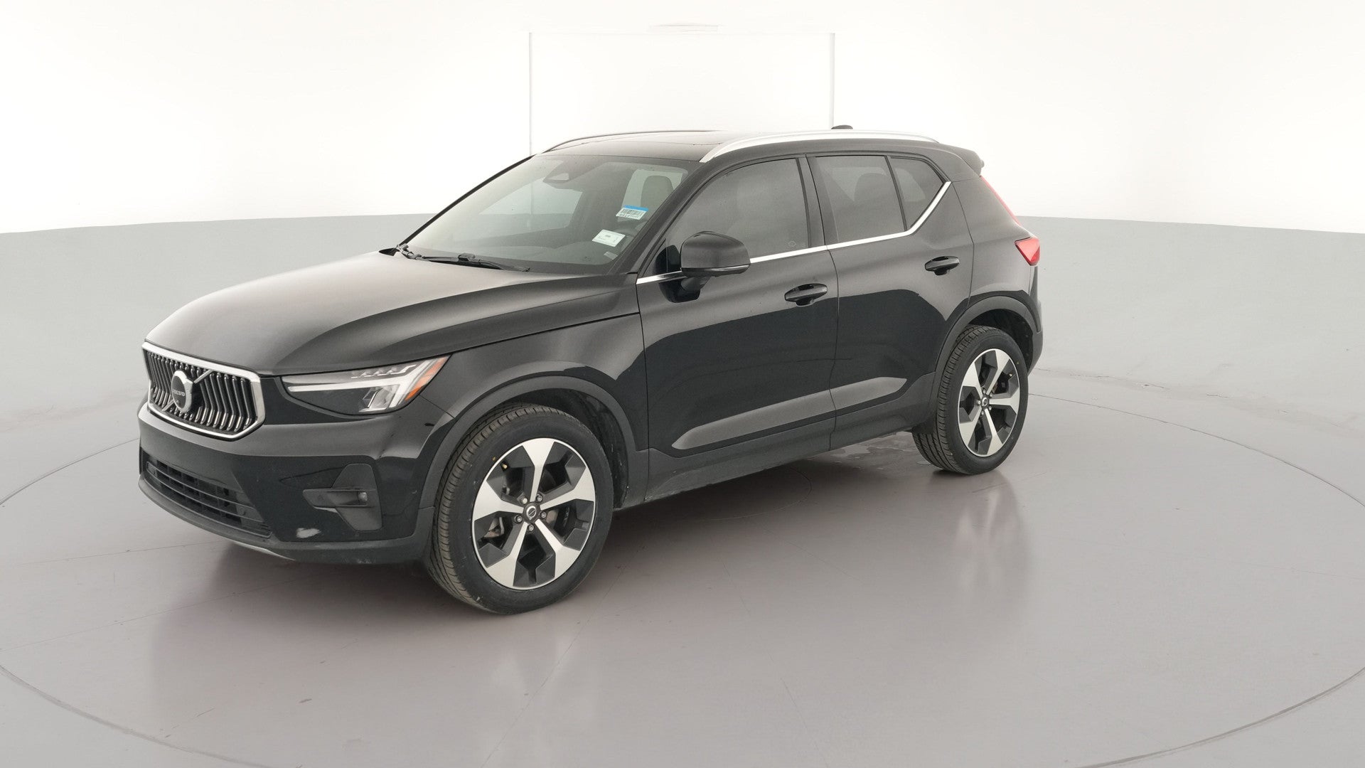 2023 Volvo XC40 vehicle photo