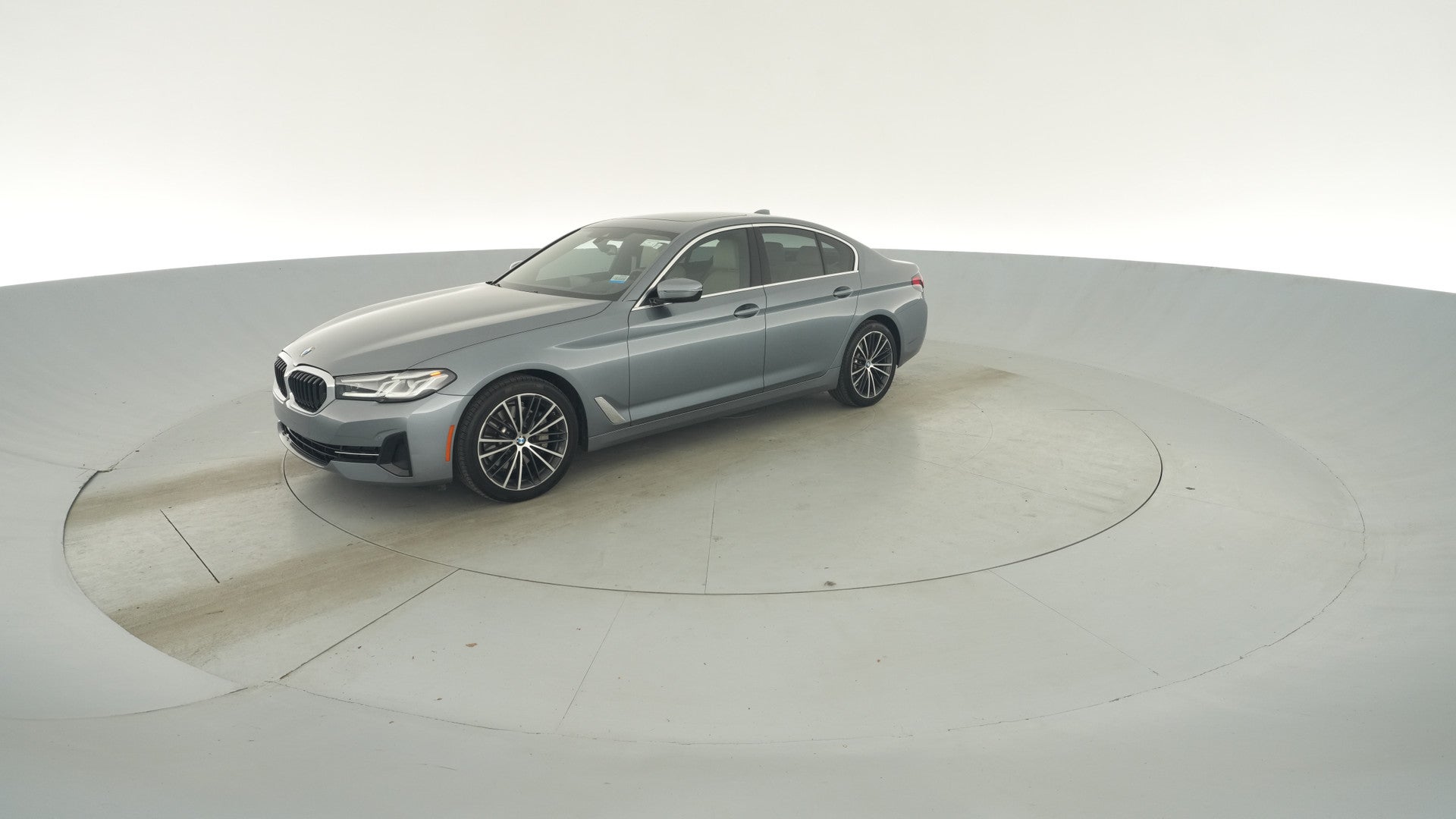 2022 BMW 5 Series vehicle photo