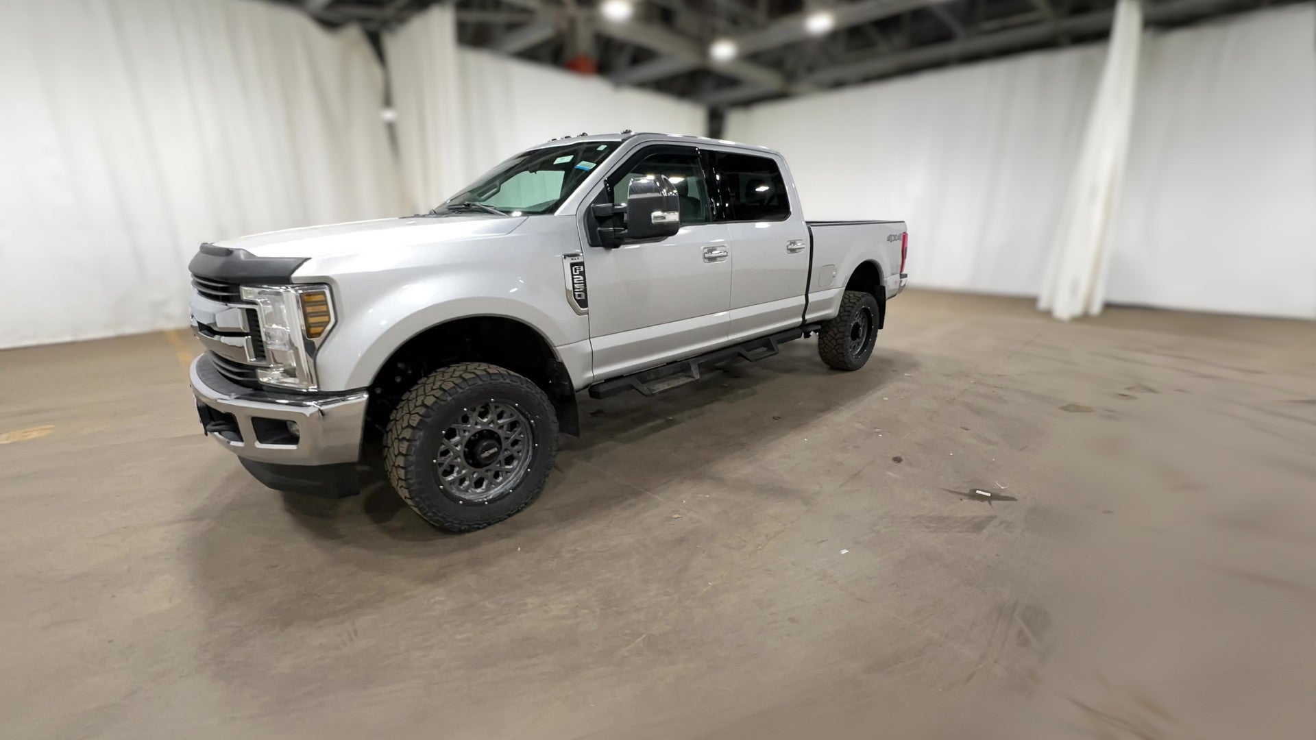 2019 Ford F250 Super Duty Crew Cab vehicle photo