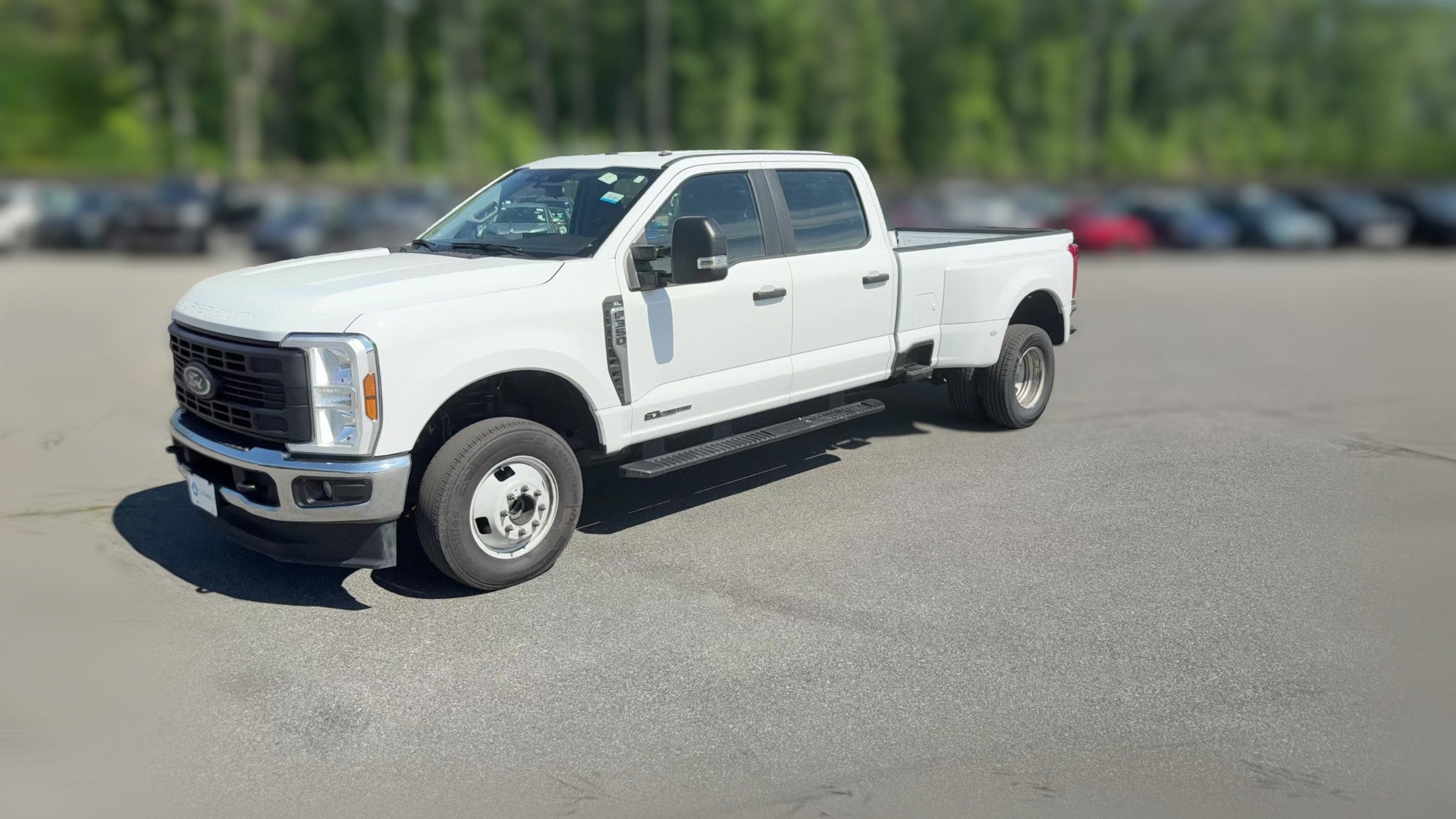 2024 Ford F350 Super Duty Crew Cab vehicle photo