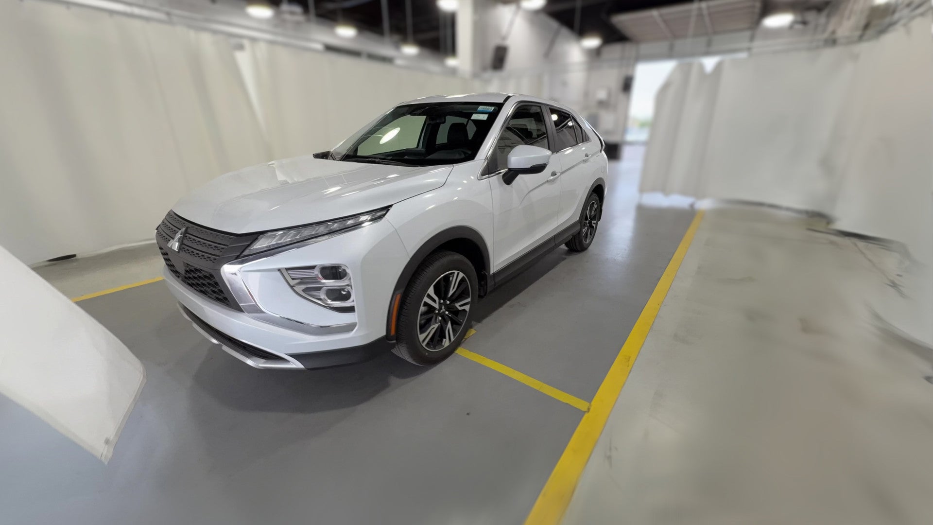 2024 Mitsubishi Eclipse Cross vehicle photo