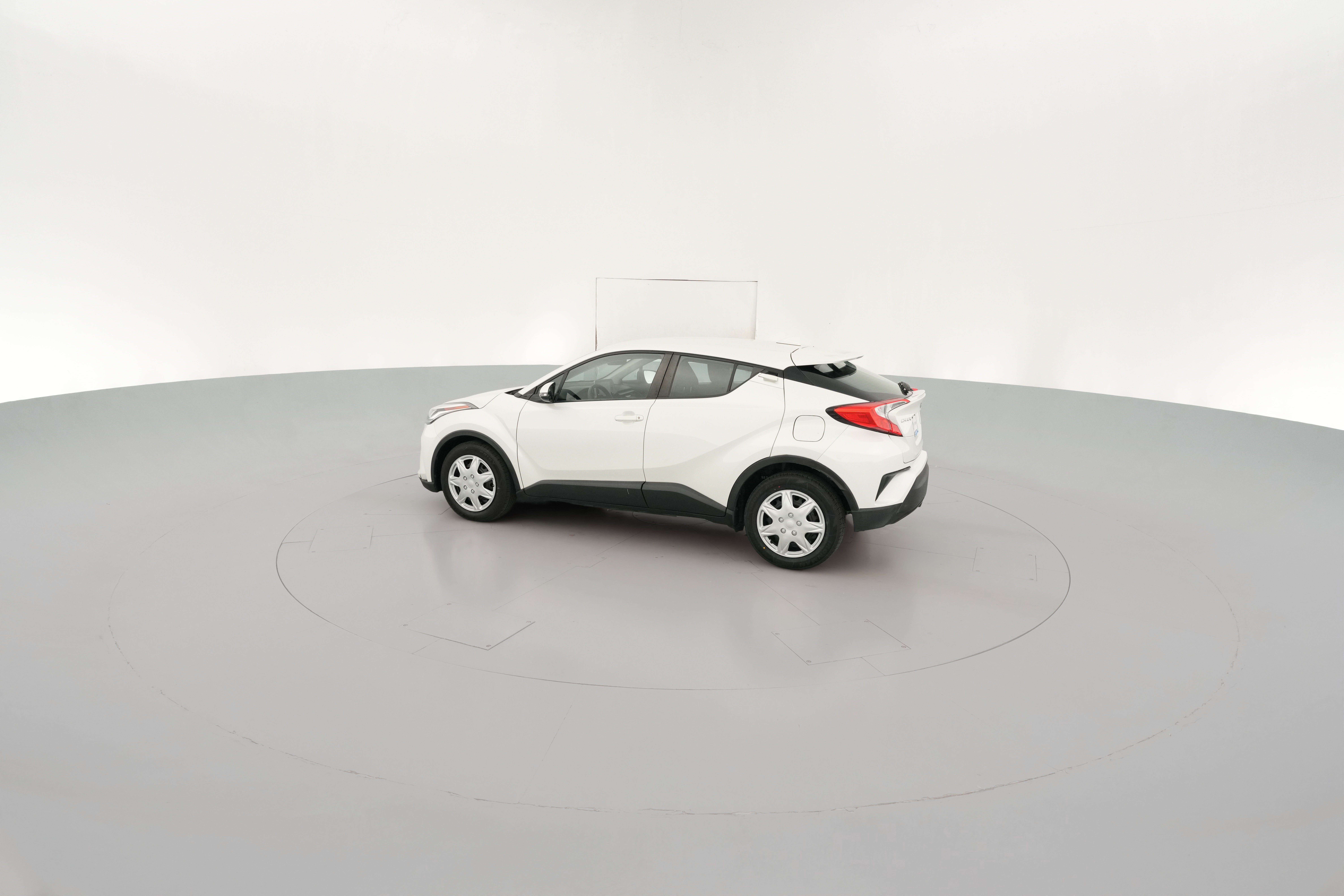 2021 Toyota C-HR LE - Photo 25