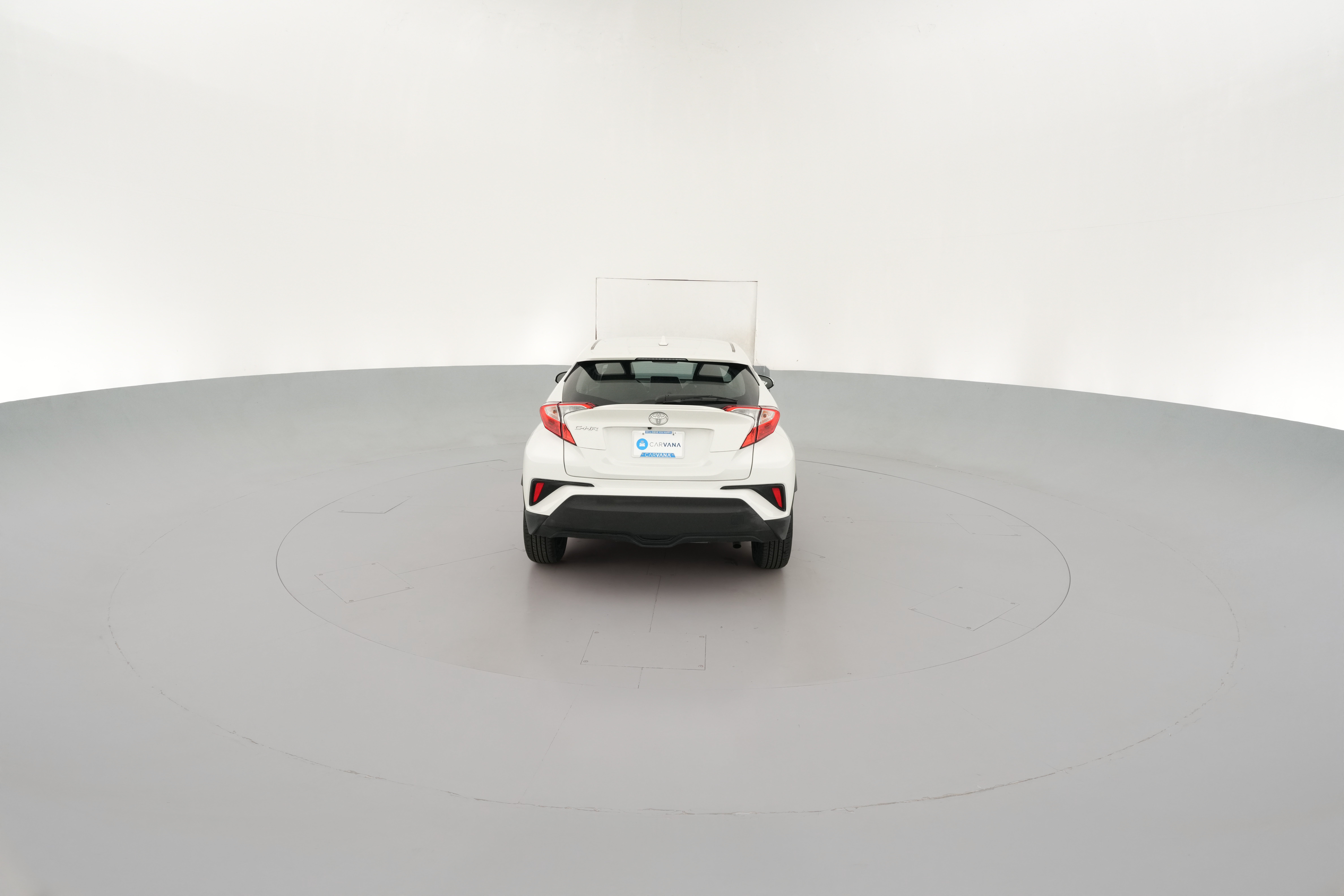 2021 Toyota C-HR LE - Photo 28