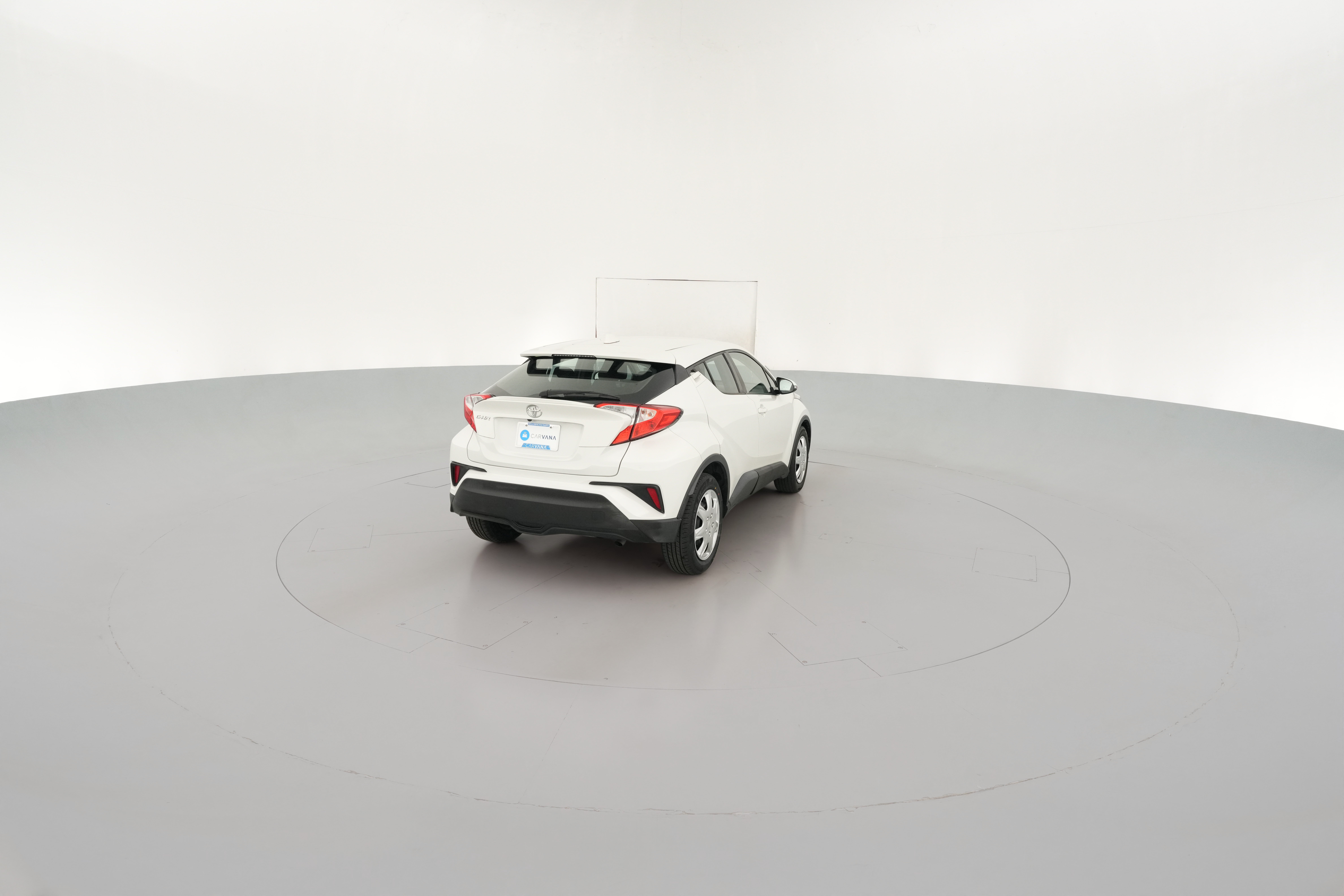 2021 Toyota C-HR LE - Photo 29