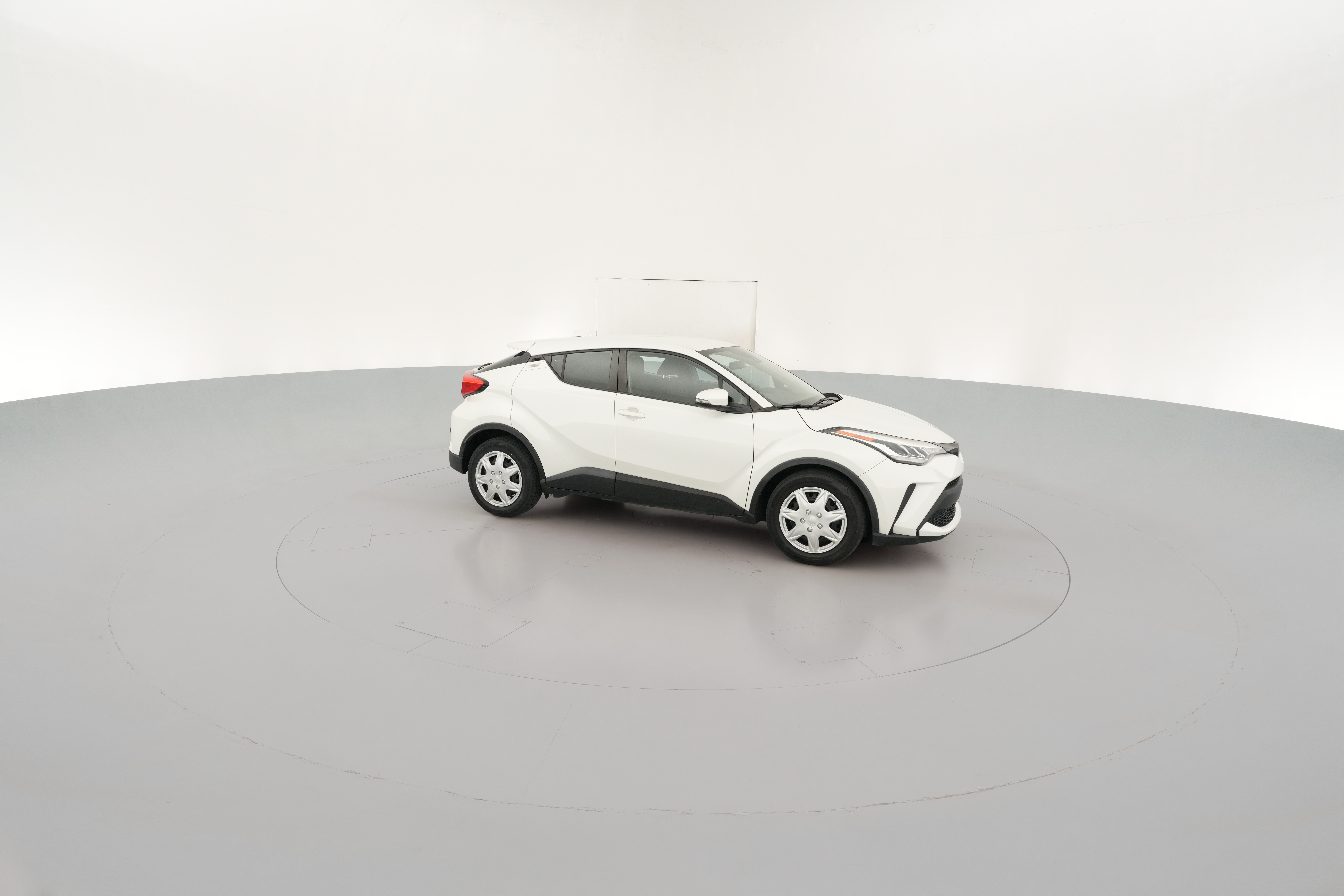 2021 Toyota C-HR LE - Photo 33