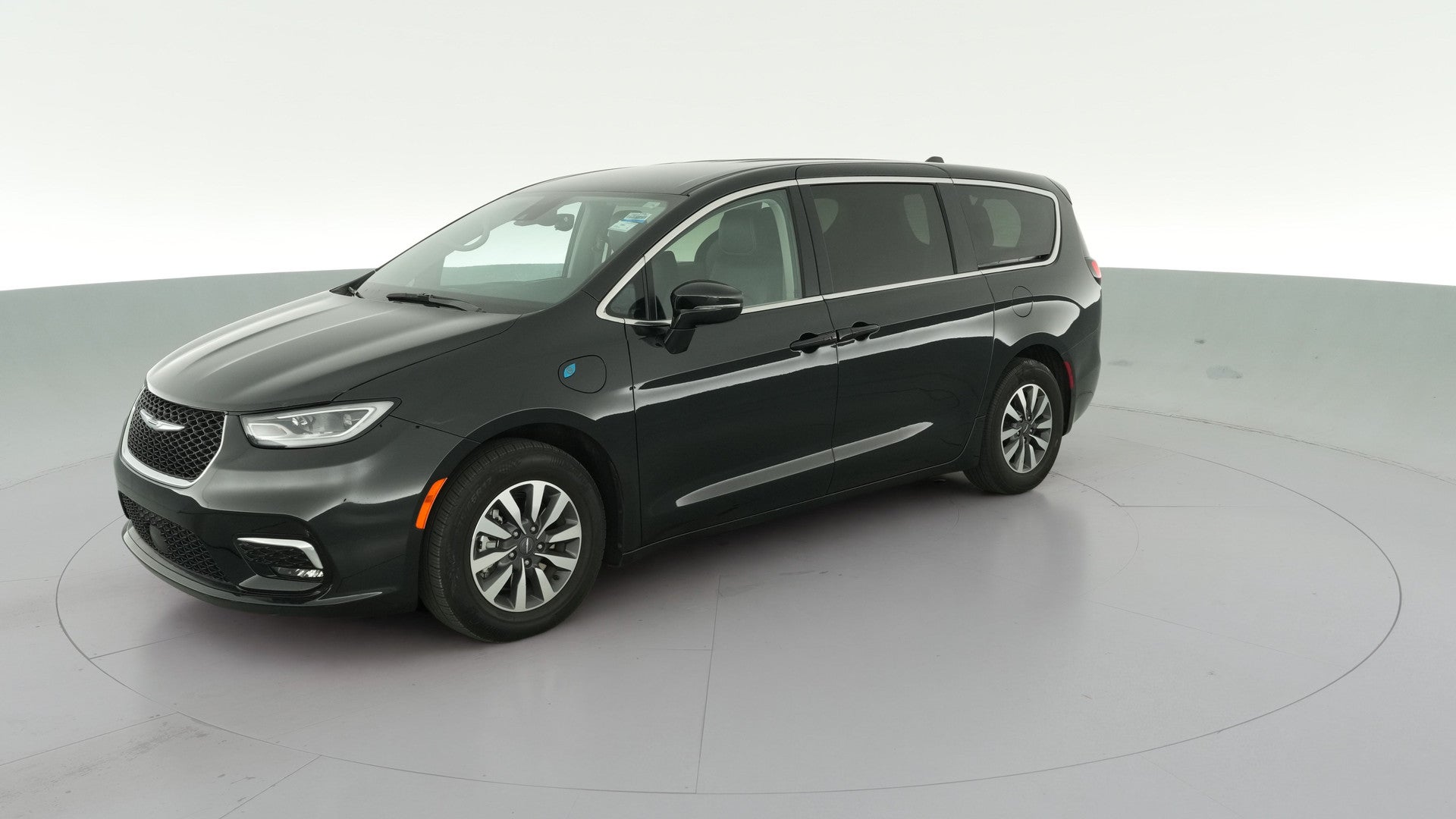 2024 Chrysler Pacifica Hybrid vehicle photo