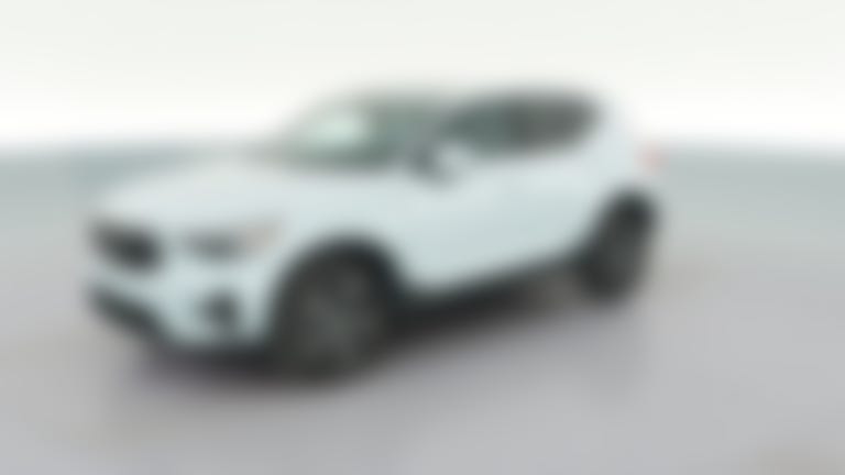 2024 Volvo XC40 vehicle photo