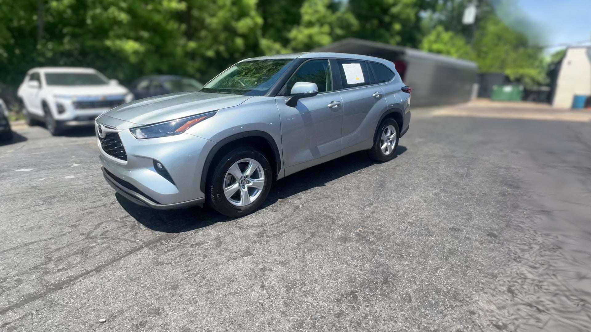 2025 Toyota Highlander vehicle photo