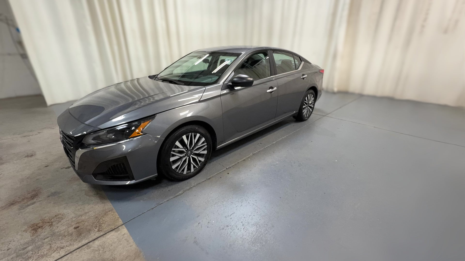 2025 Nissan Altima vehicle photo