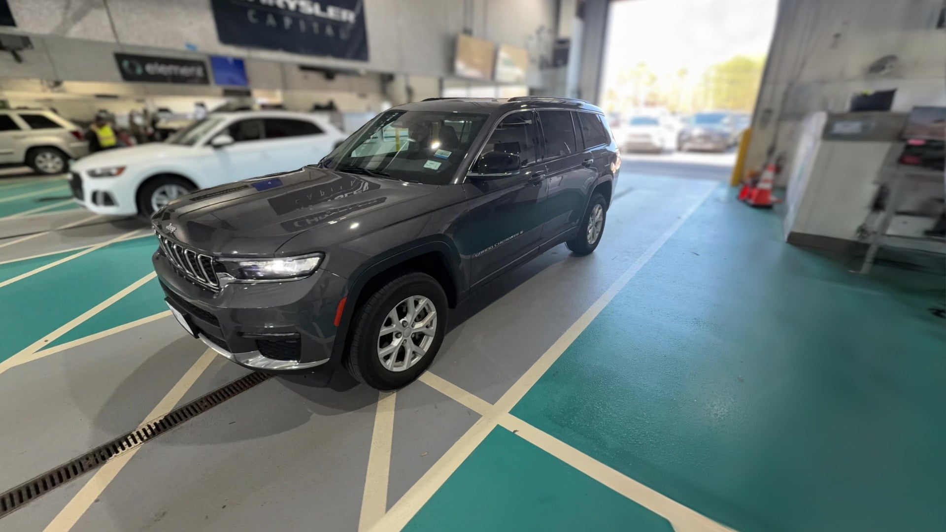 2023 Jeep Grand Cherokee L vehicle photo