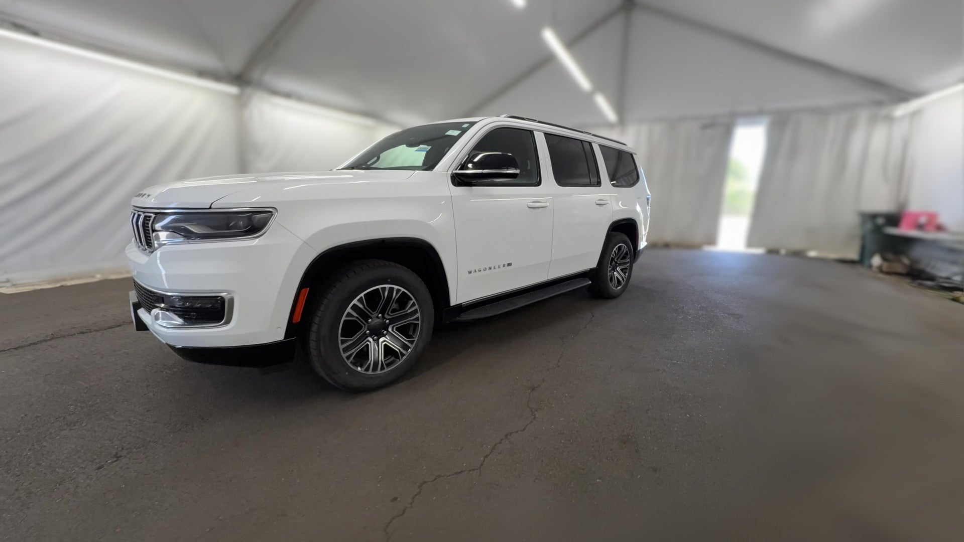 2023 Jeep Wagoneer vehicle photo