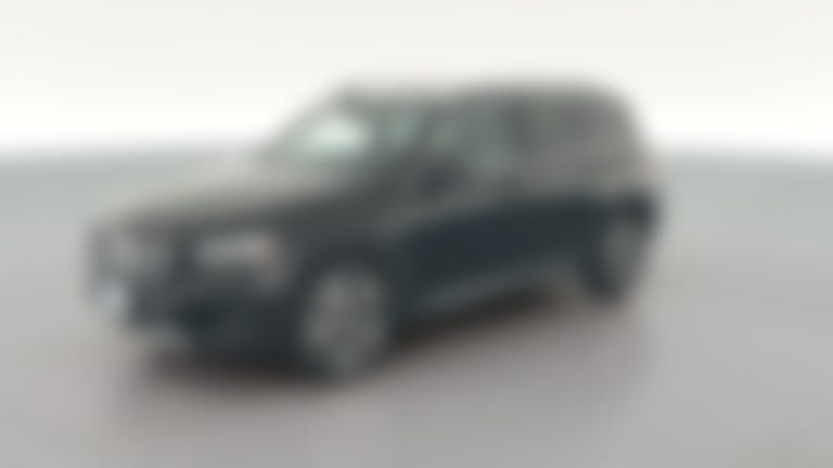 2025 Mercedes-Benz GLB vehicle photo