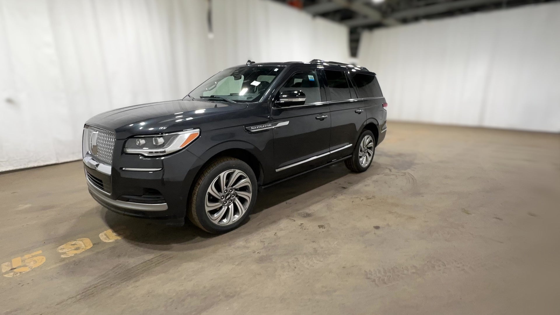 2023 Lincoln Navigator vehicle photo