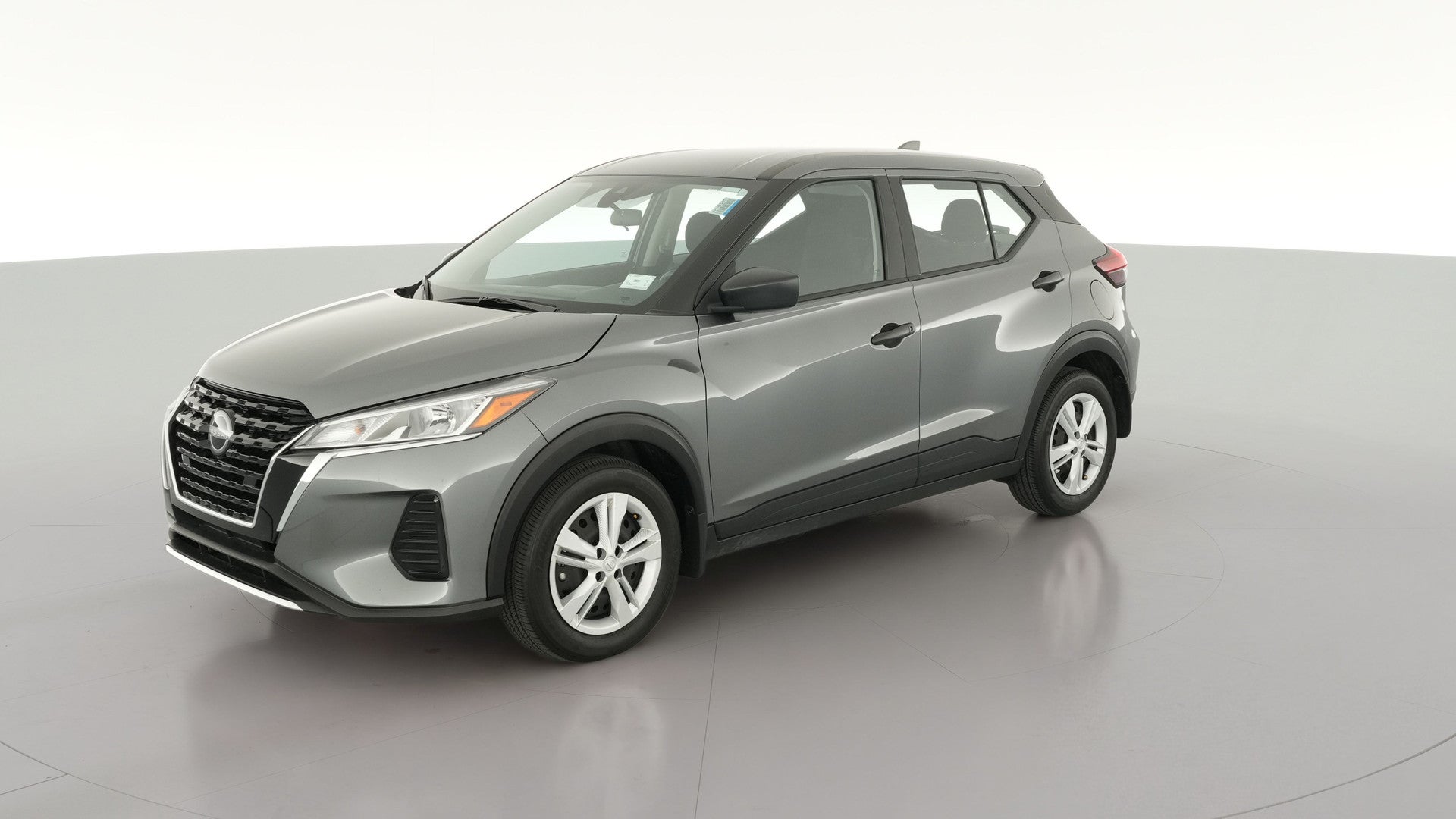 2025 Nissan Kicks Play vehicle photo