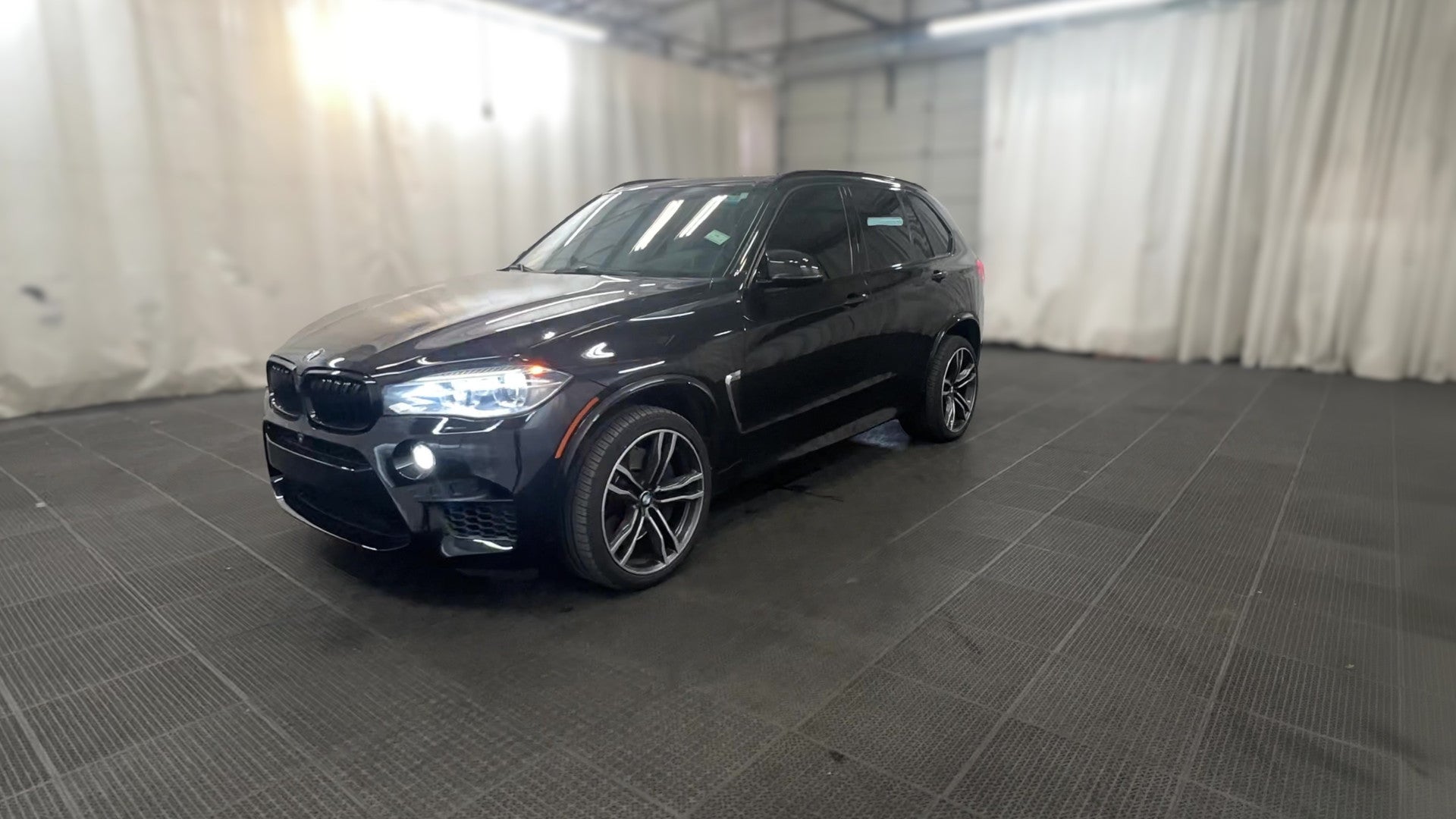 2016 BMW X5 M vehicle photo
