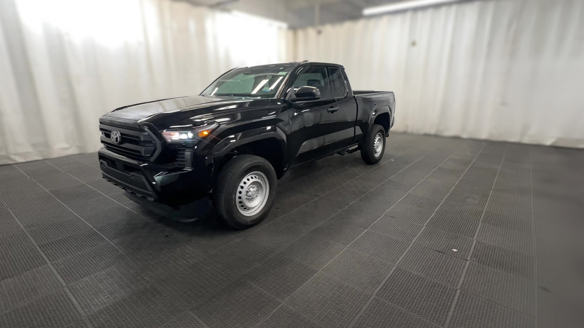 2025 Toyota Tacoma XtraCab vehicle photo