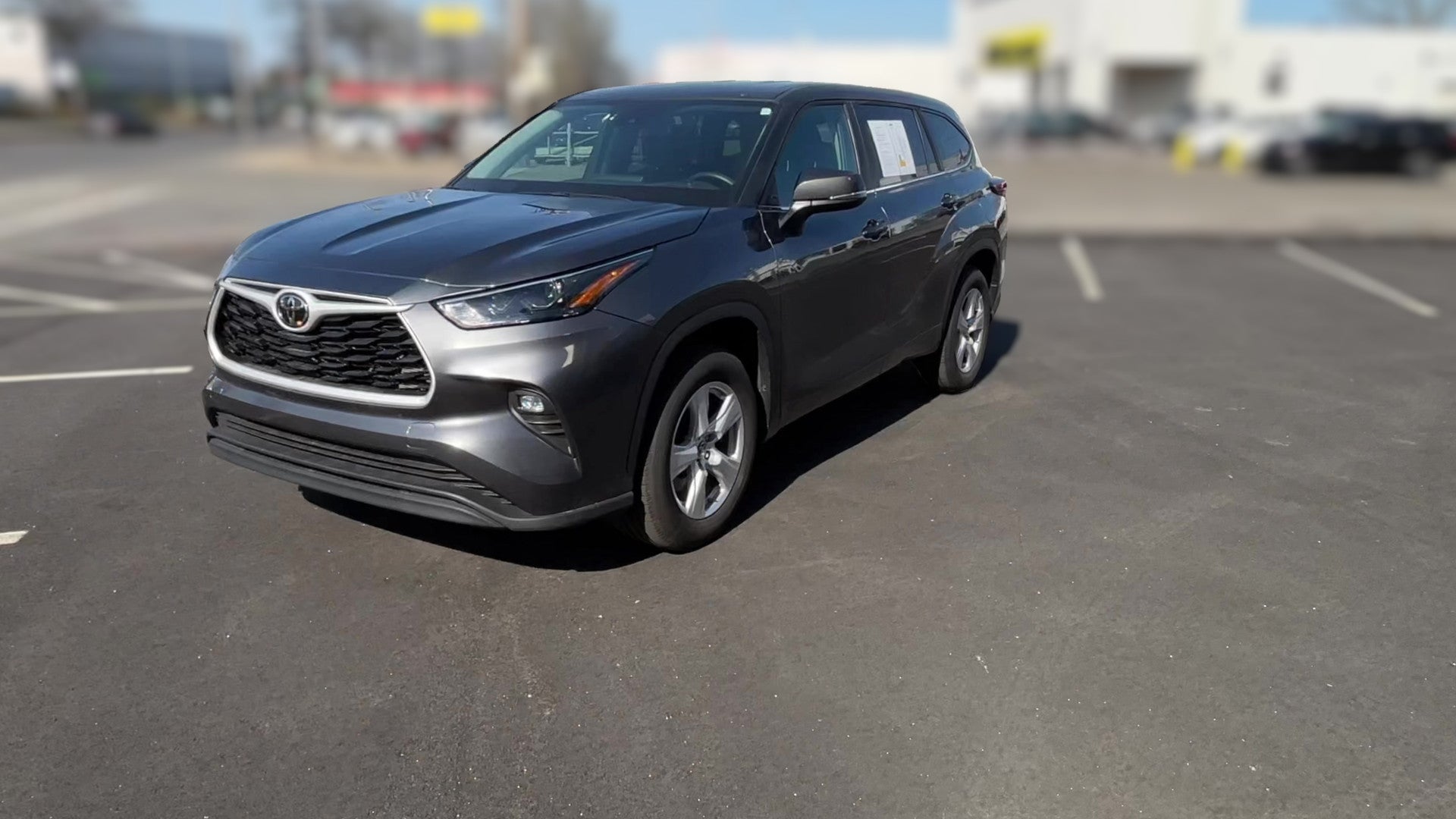 2025 Toyota Highlander vehicle photo