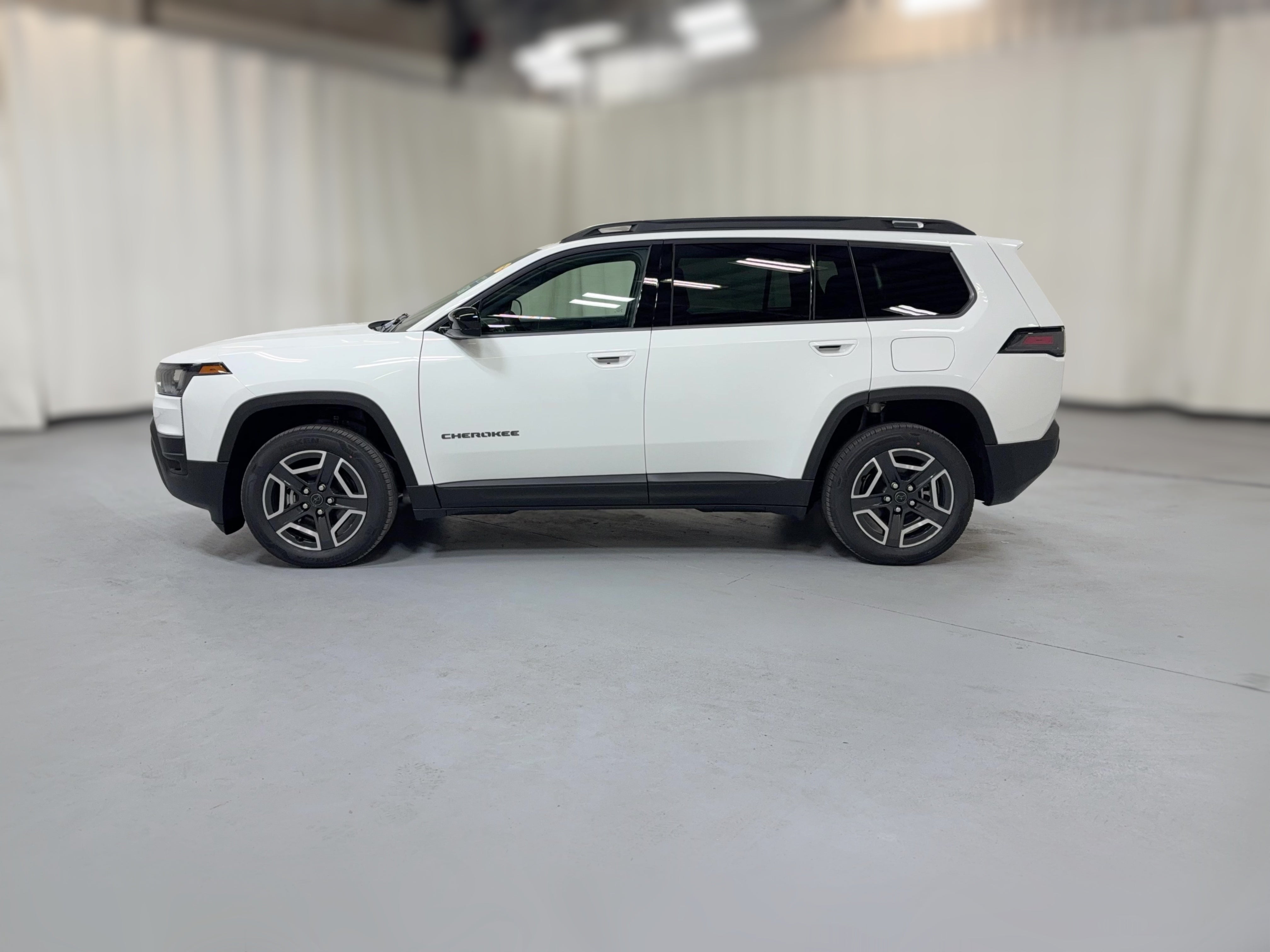2026 Jeep Cherokee Laredo - Photo 24
