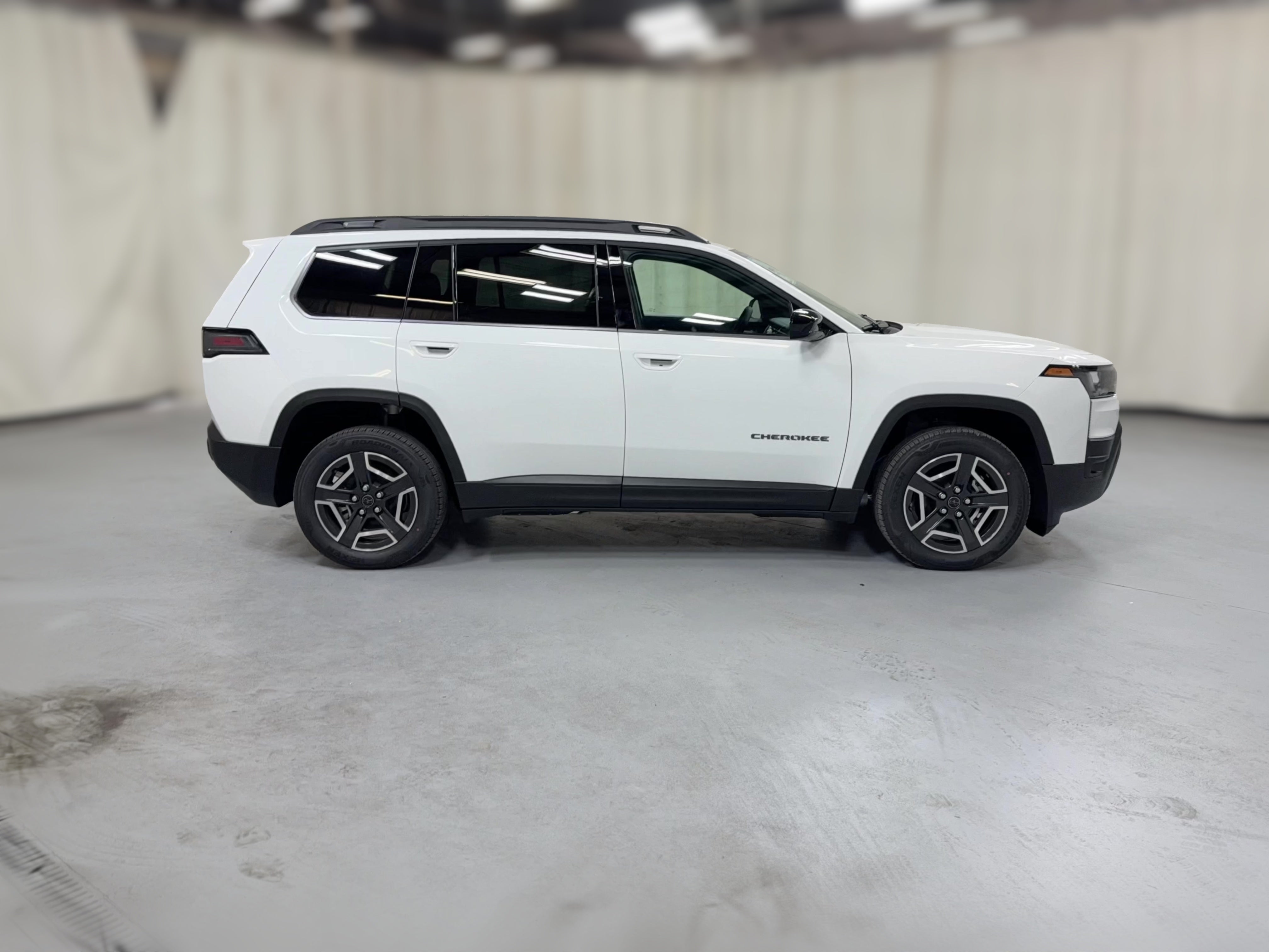 2026 Jeep Cherokee Laredo - Photo 32