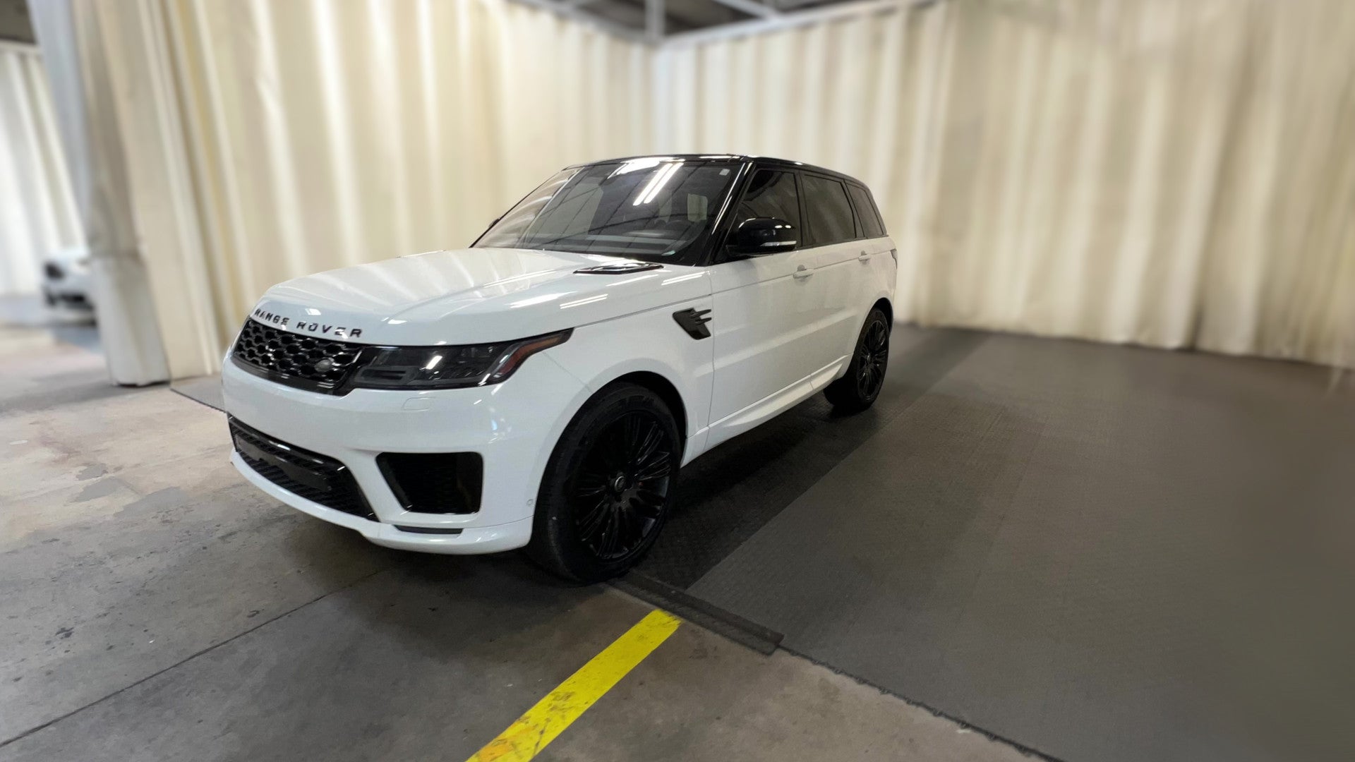 2018 Land Rover Range Rover Sport vehicle photo