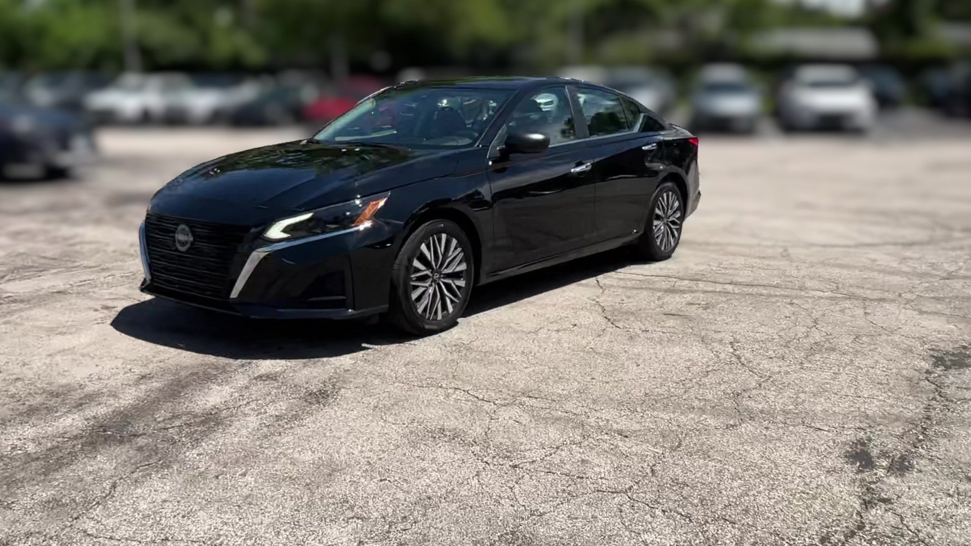 2025 Nissan Altima vehicle photo