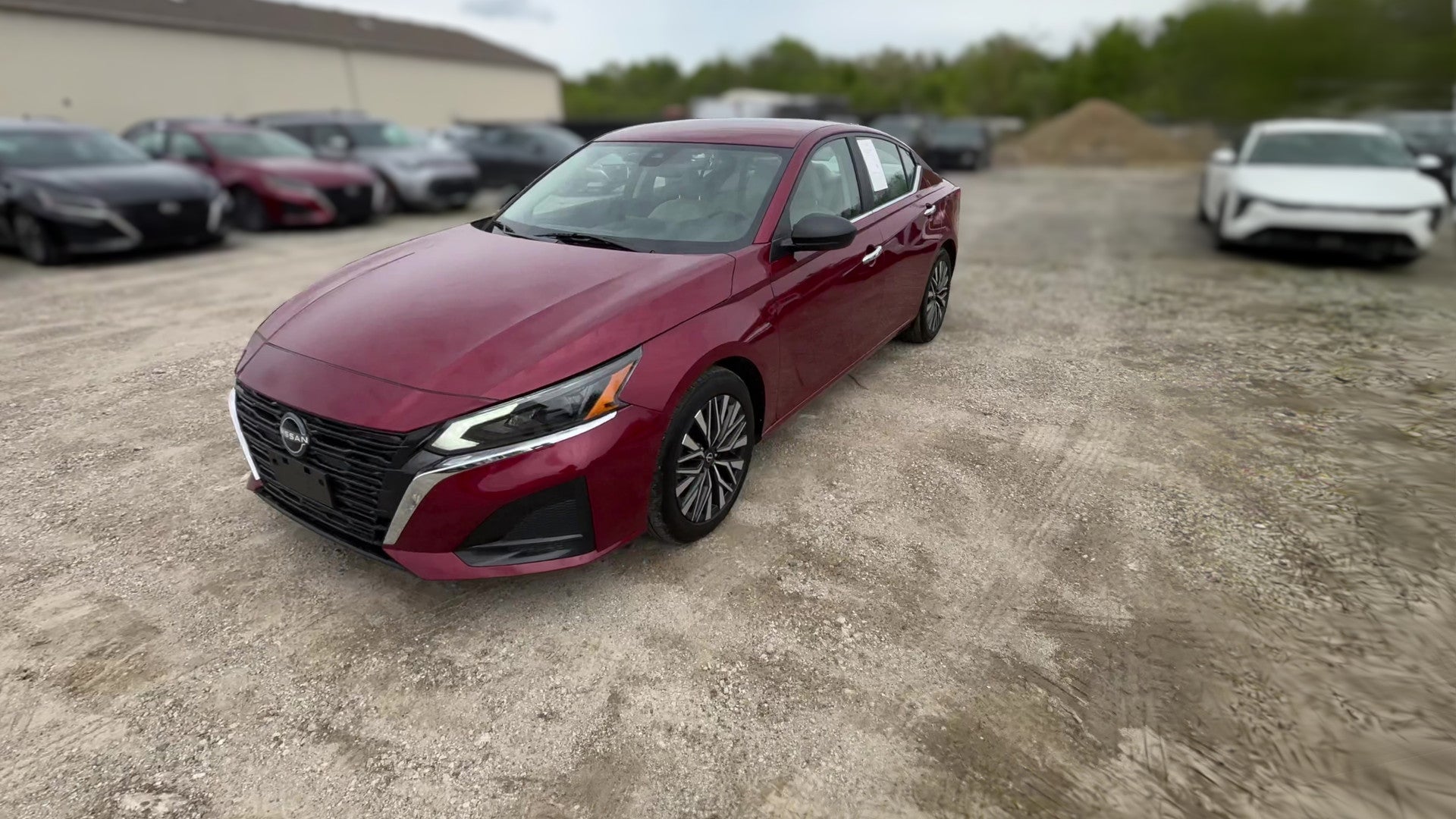2025 Nissan Altima vehicle photo