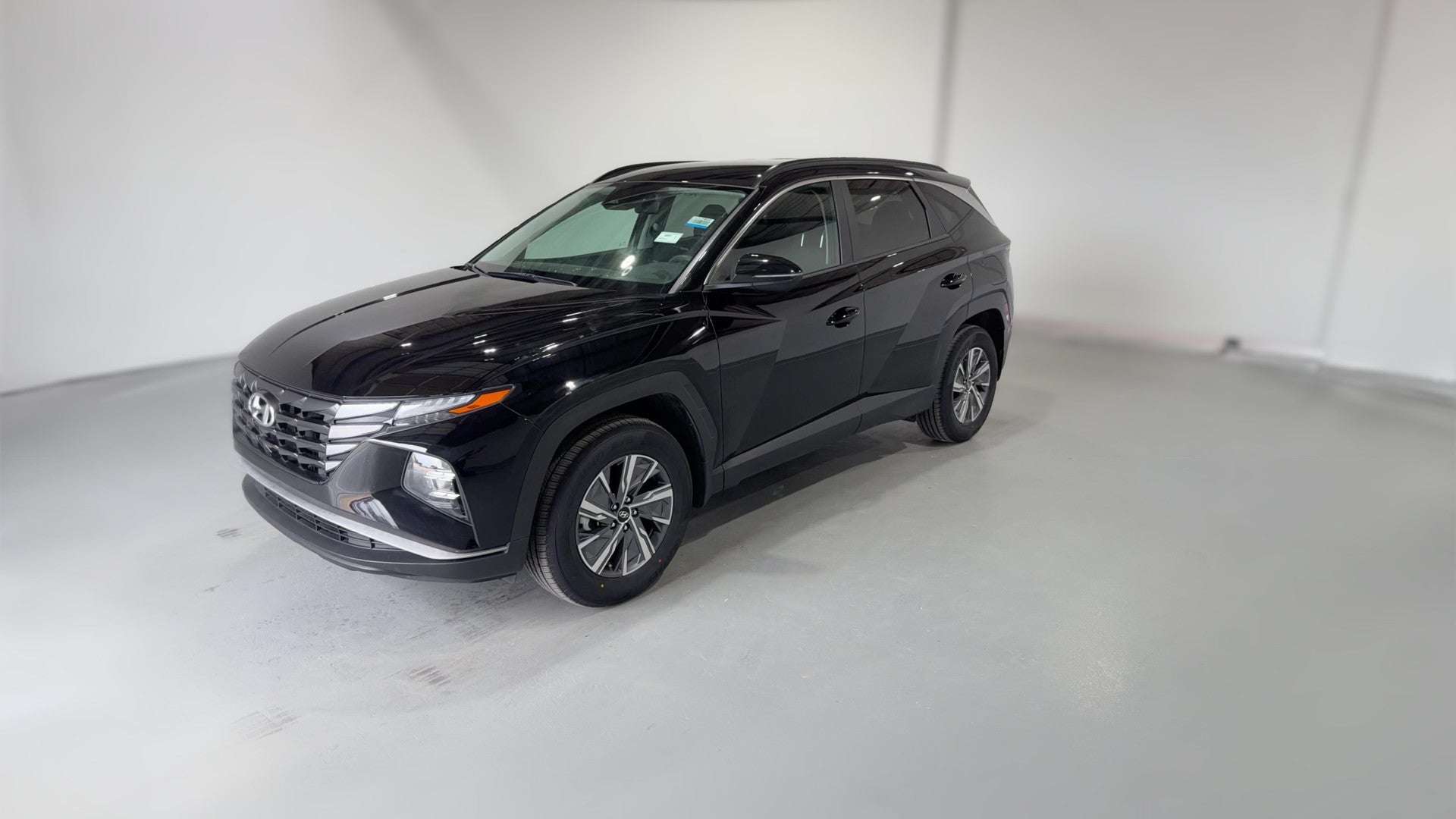 2022 Hyundai Tucson Hybrid vehicle photo