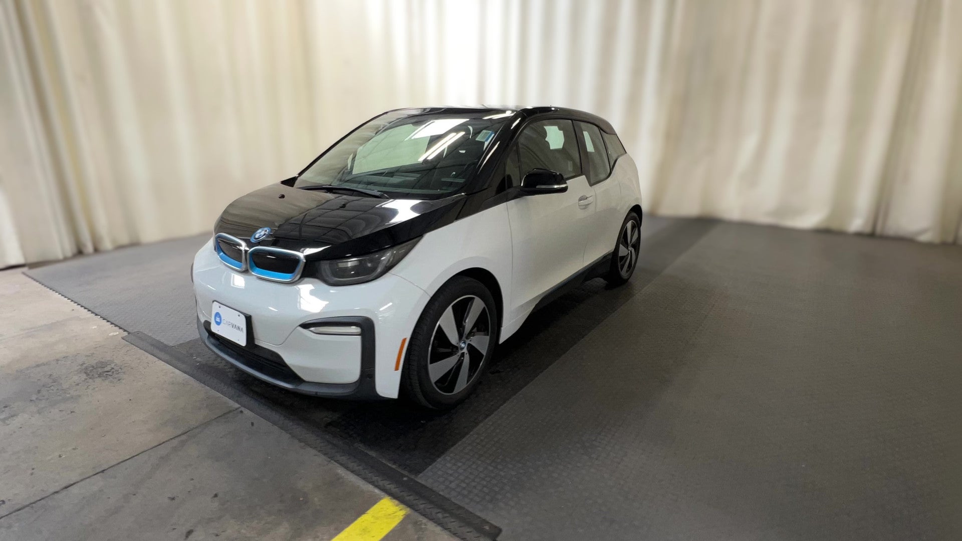 2019 BMW i3 vehicle photo