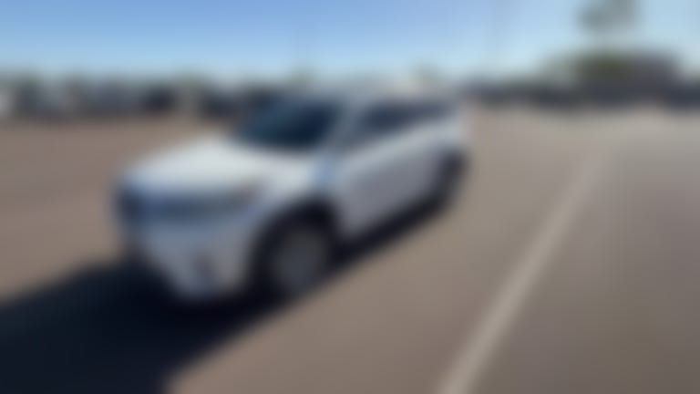 2017 Toyota Highlander vehicle photo