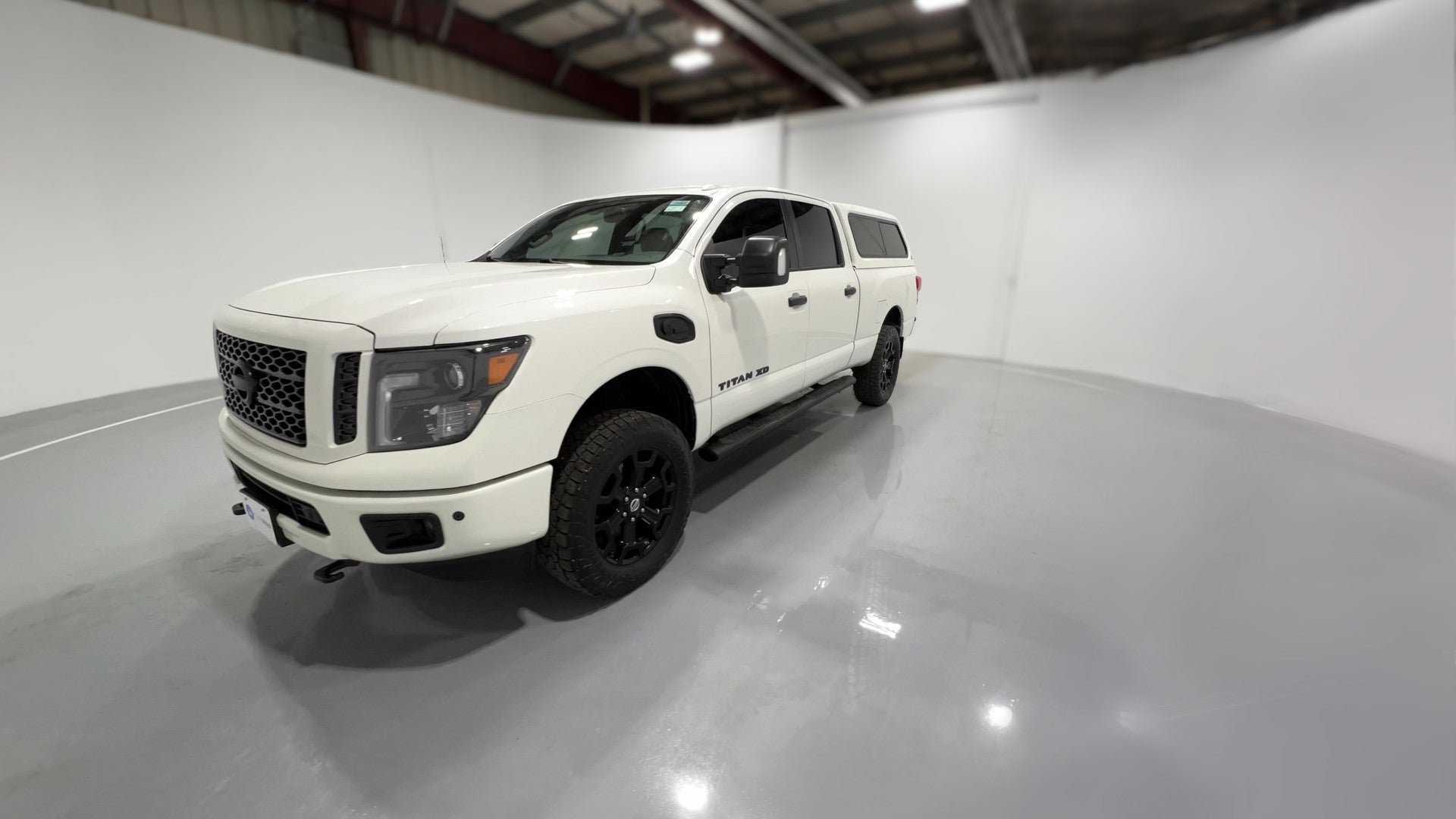 2019 Nissan TITAN XD Crew Cab vehicle photo