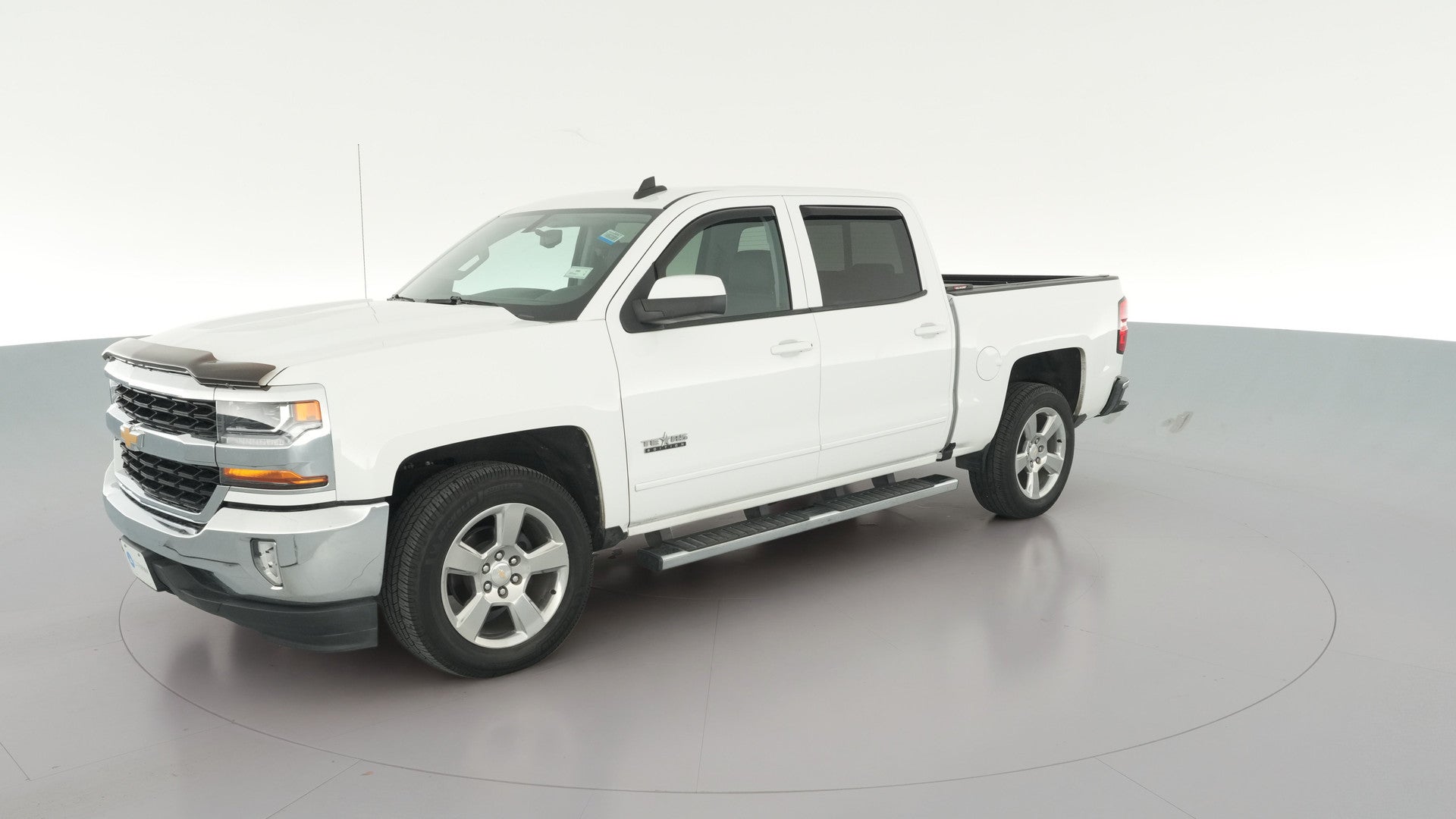 2018 Chevrolet Silverado 1500 Crew Cab vehicle photo