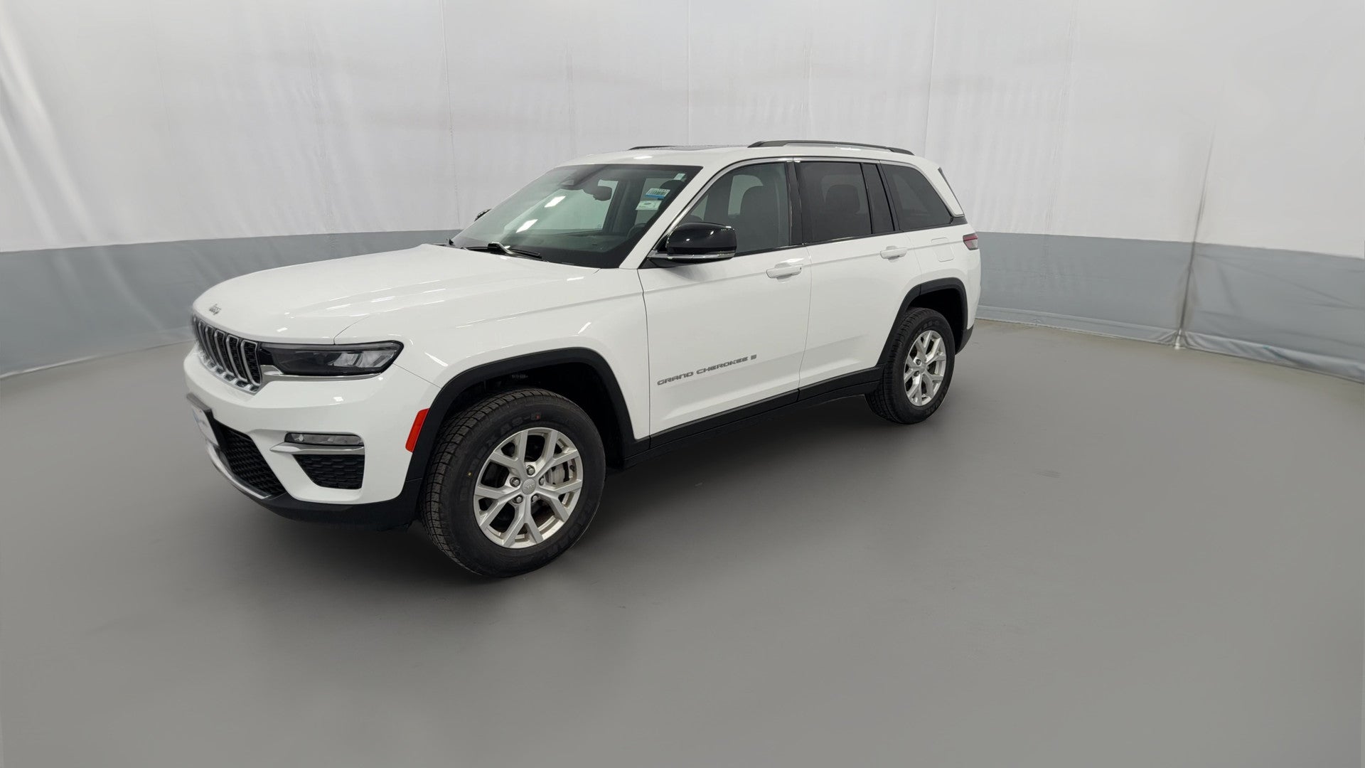 2023 Jeep Grand Cherokee vehicle photo