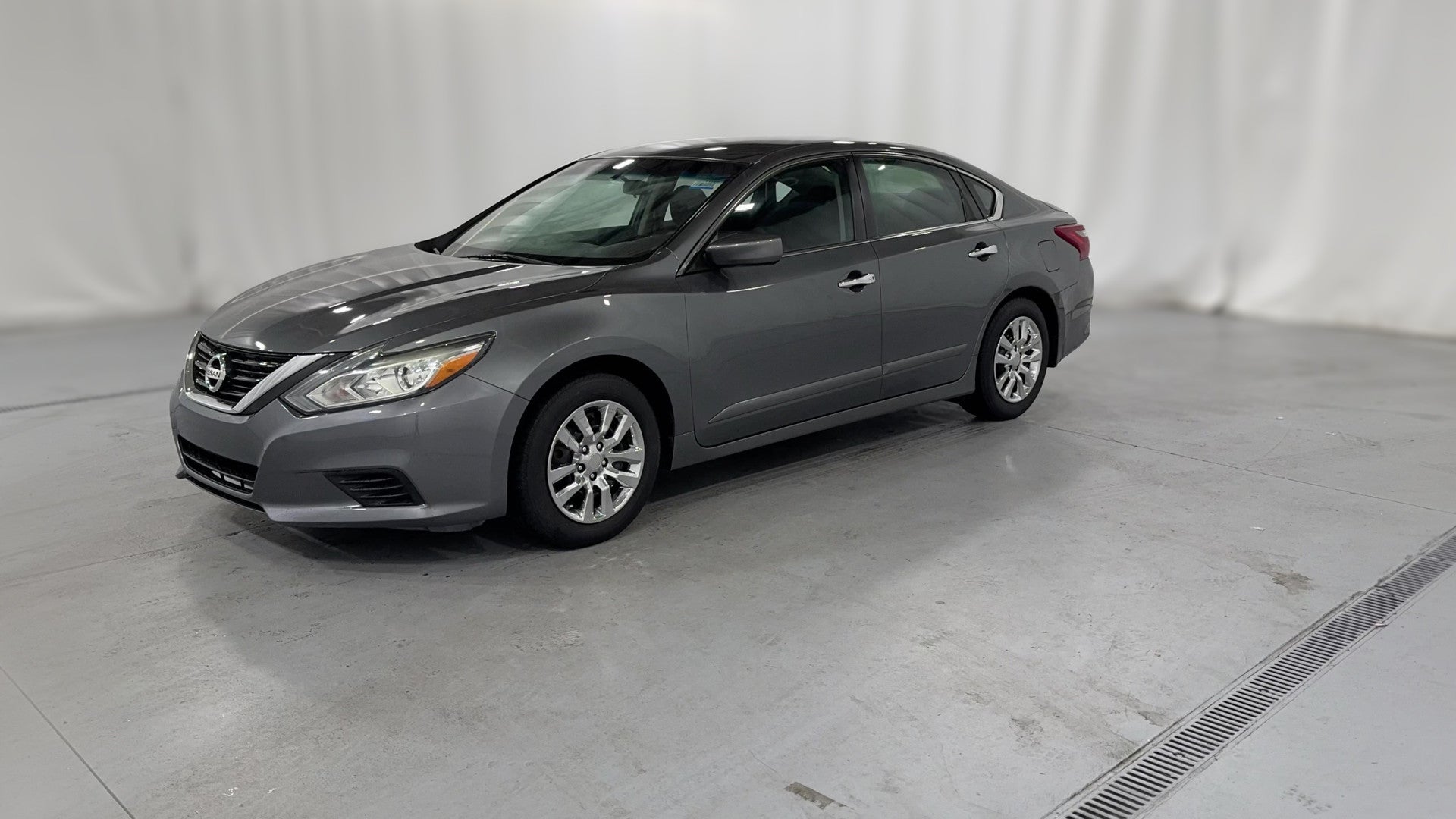 2018 Nissan Altima vehicle photo