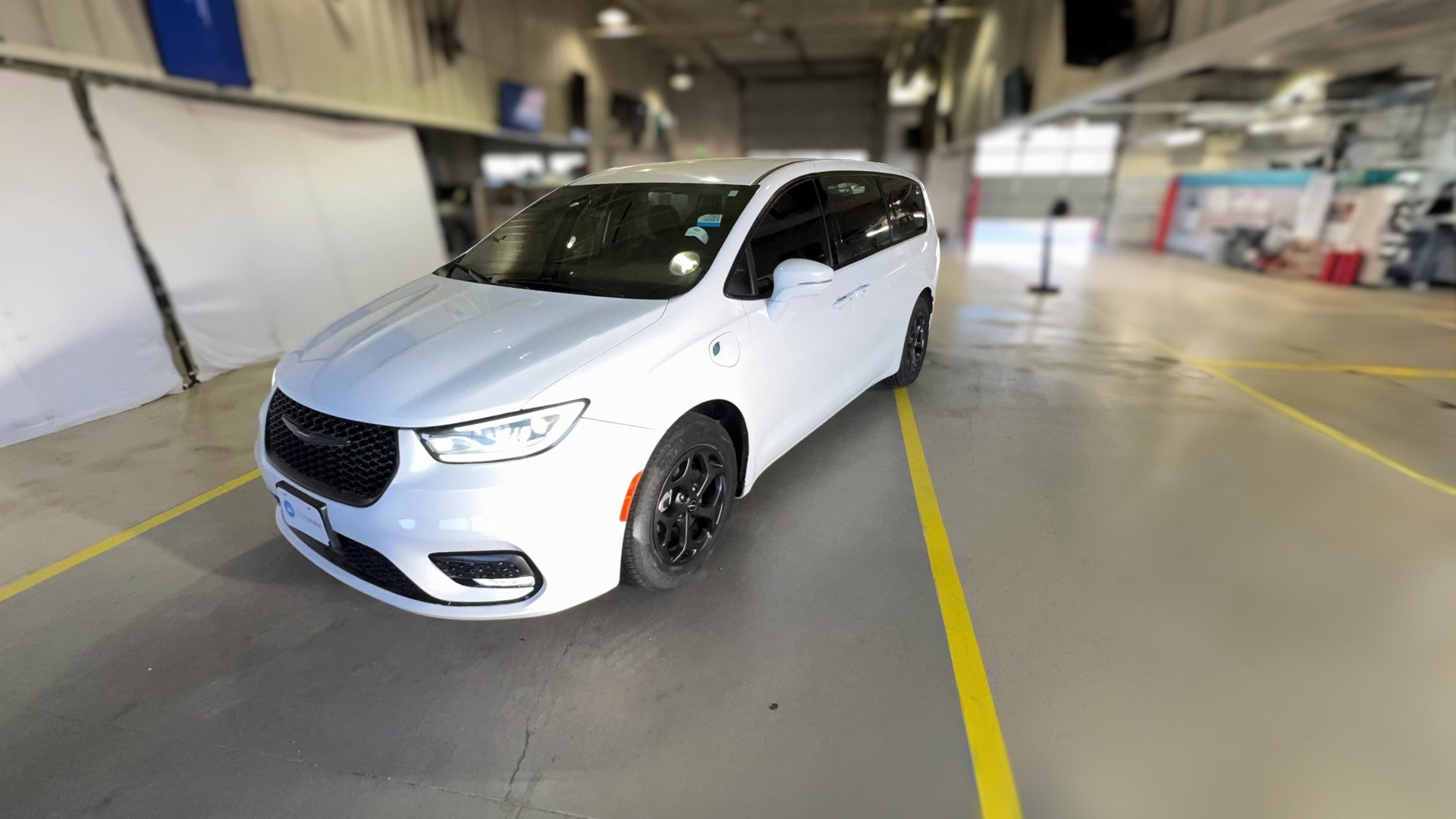 2022 Chrysler Pacifica Hybrid vehicle photo