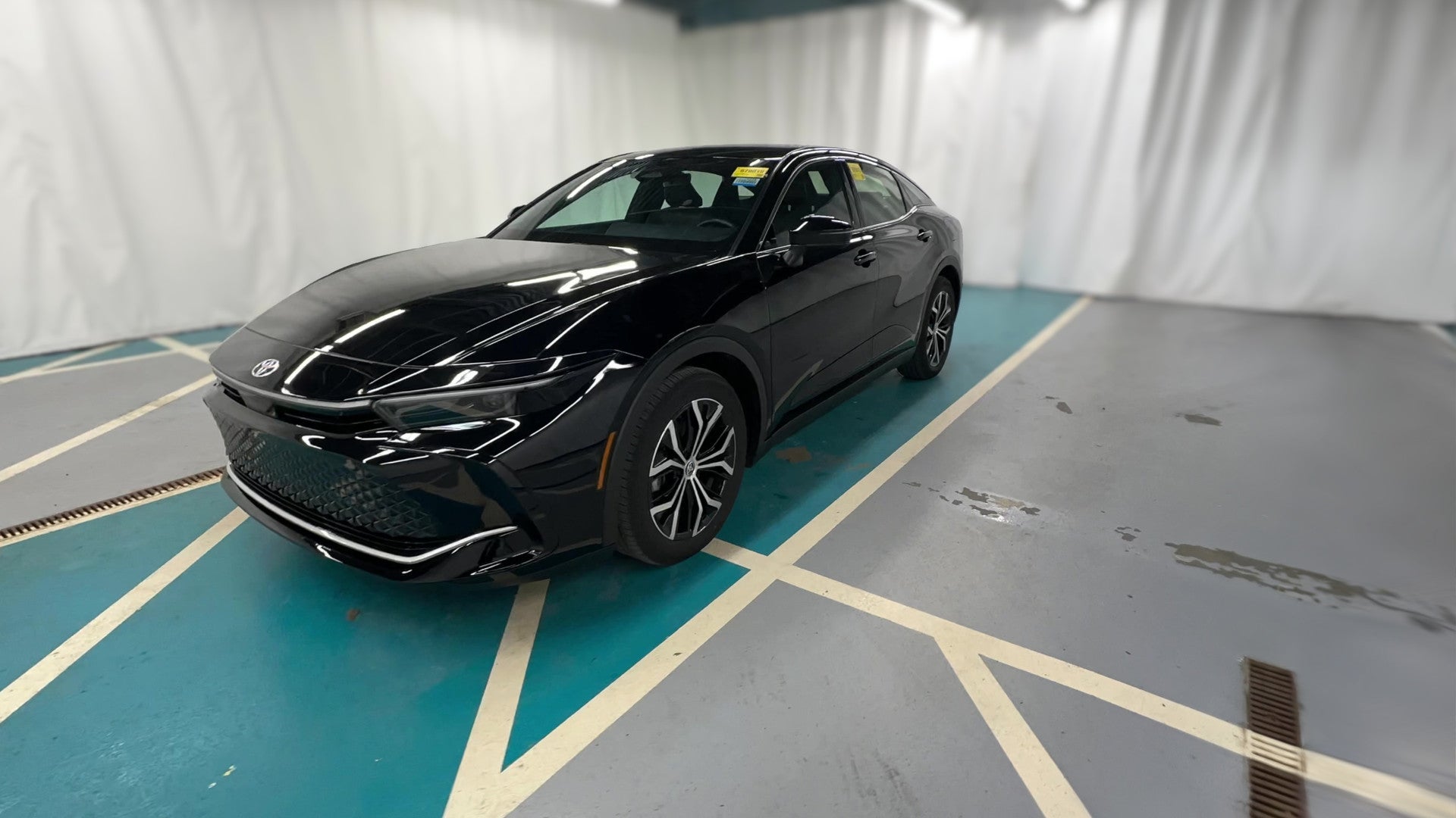 2025 Toyota Crown vehicle photo