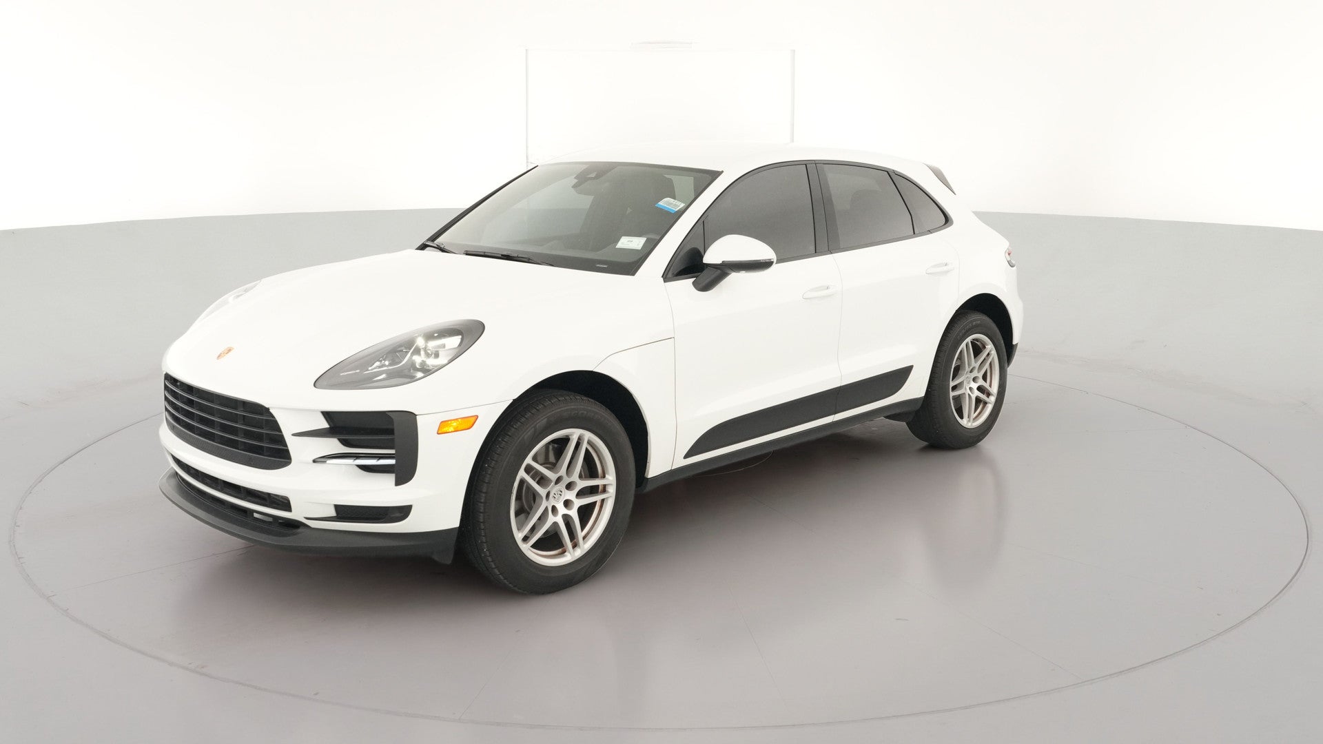 2020 Porsche Macan vehicle photo