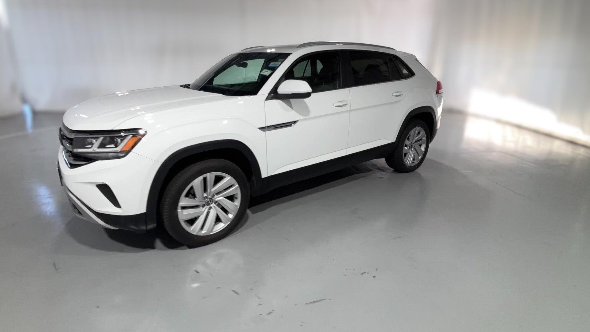 2021 Volkswagen Atlas Cross Sport vehicle photo