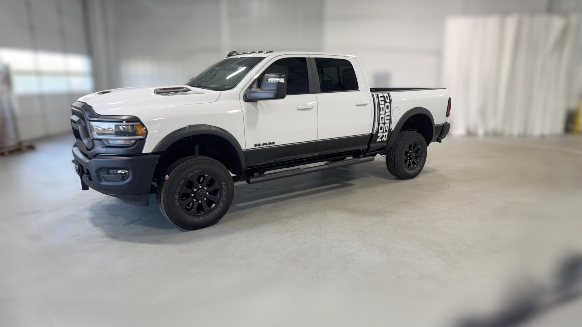 2023 Ram 2500 Crew Cab vehicle photo
