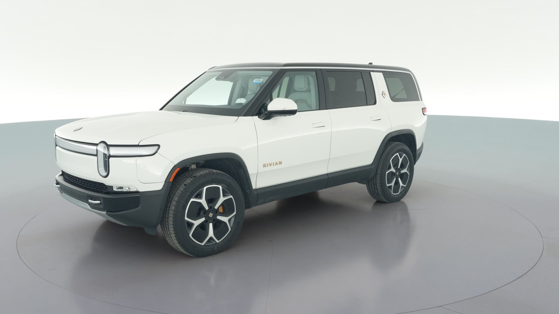 2024 Rivian R1S vehicle photo