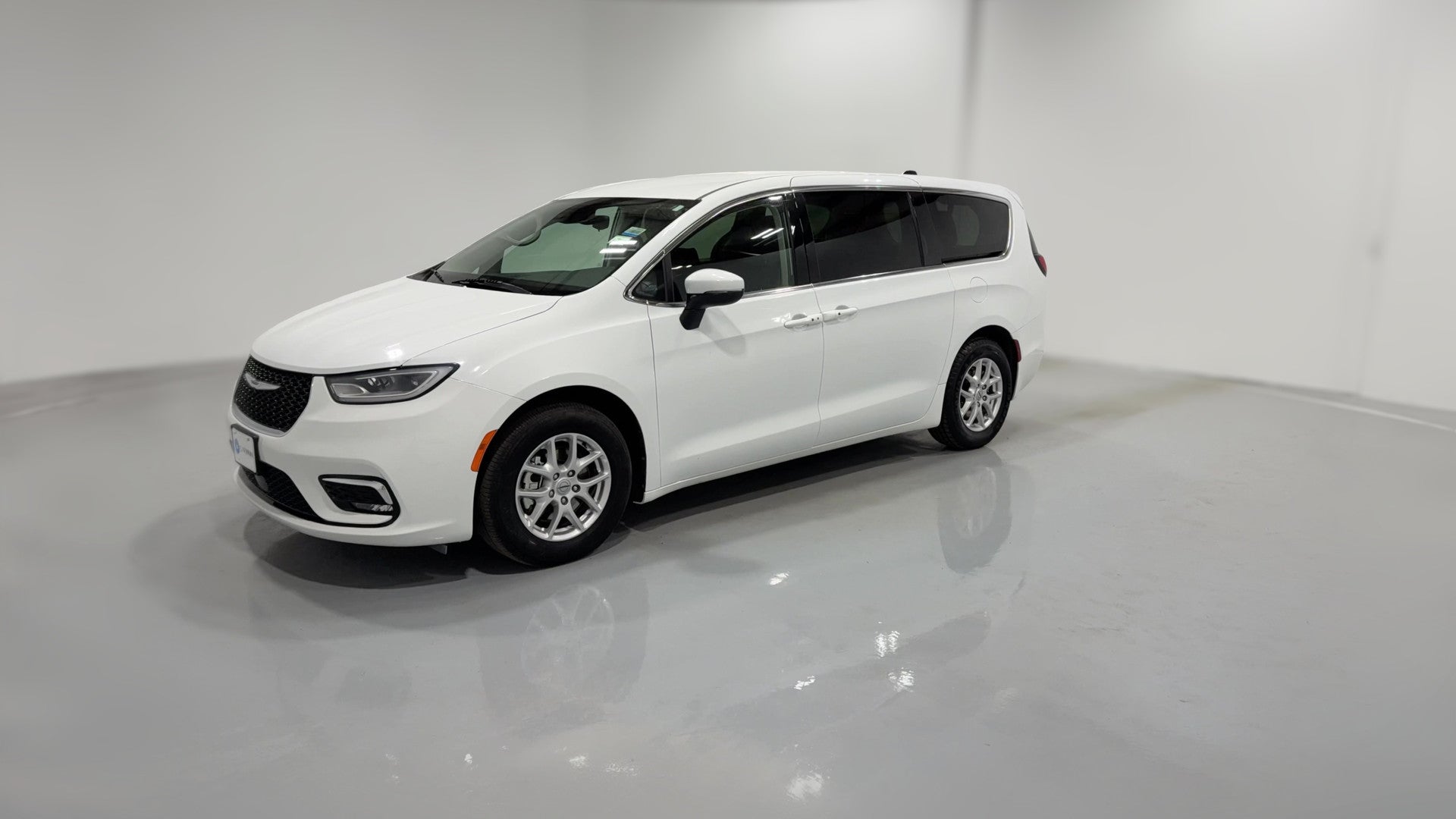 2023 Chrysler Pacifica vehicle photo