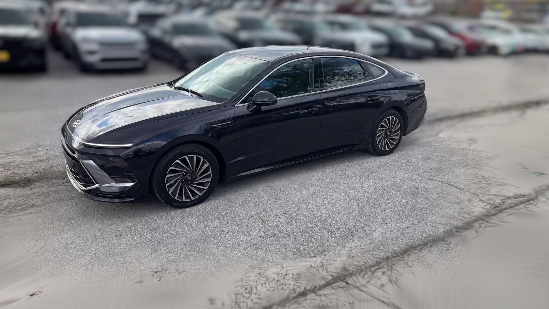 2025 Hyundai Sonata Hybrid vehicle photo