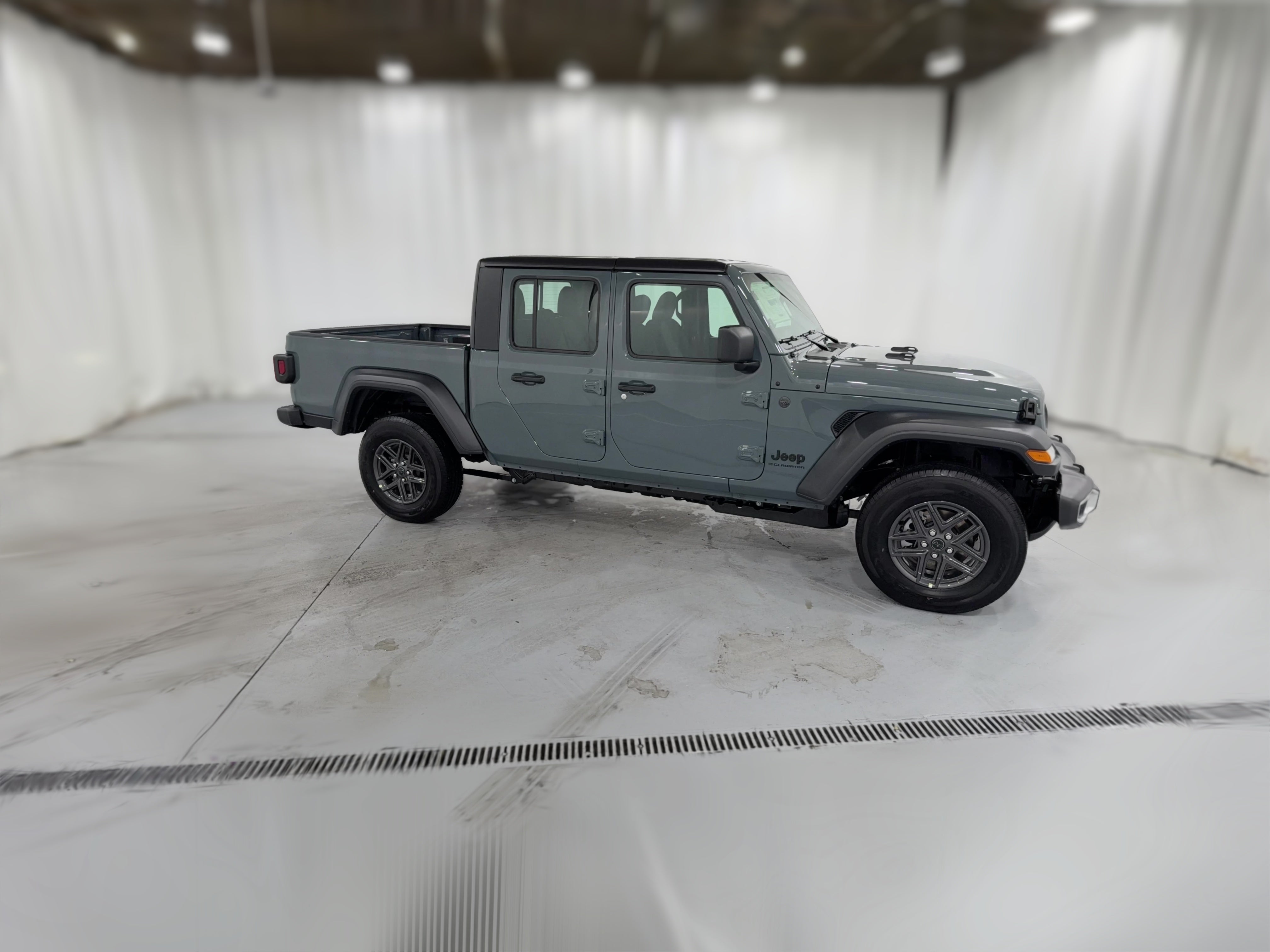2026 Jeep Gladiator Sport - Photo 30