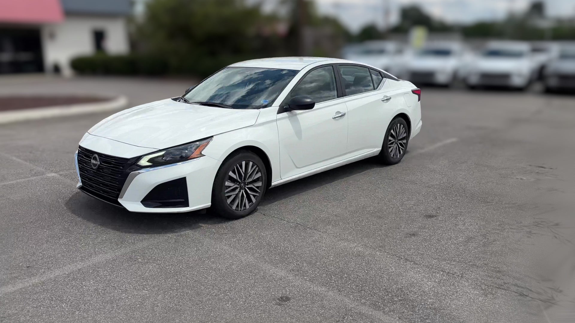 2025 Nissan Altima vehicle photo