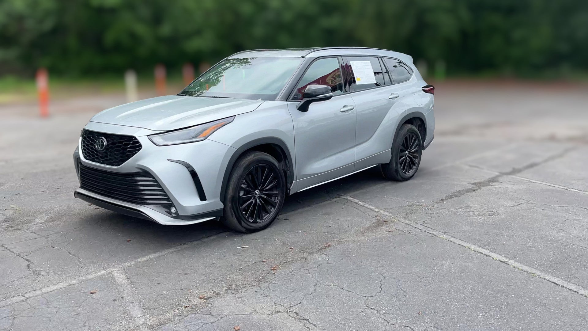 2025 Toyota Highlander vehicle photo