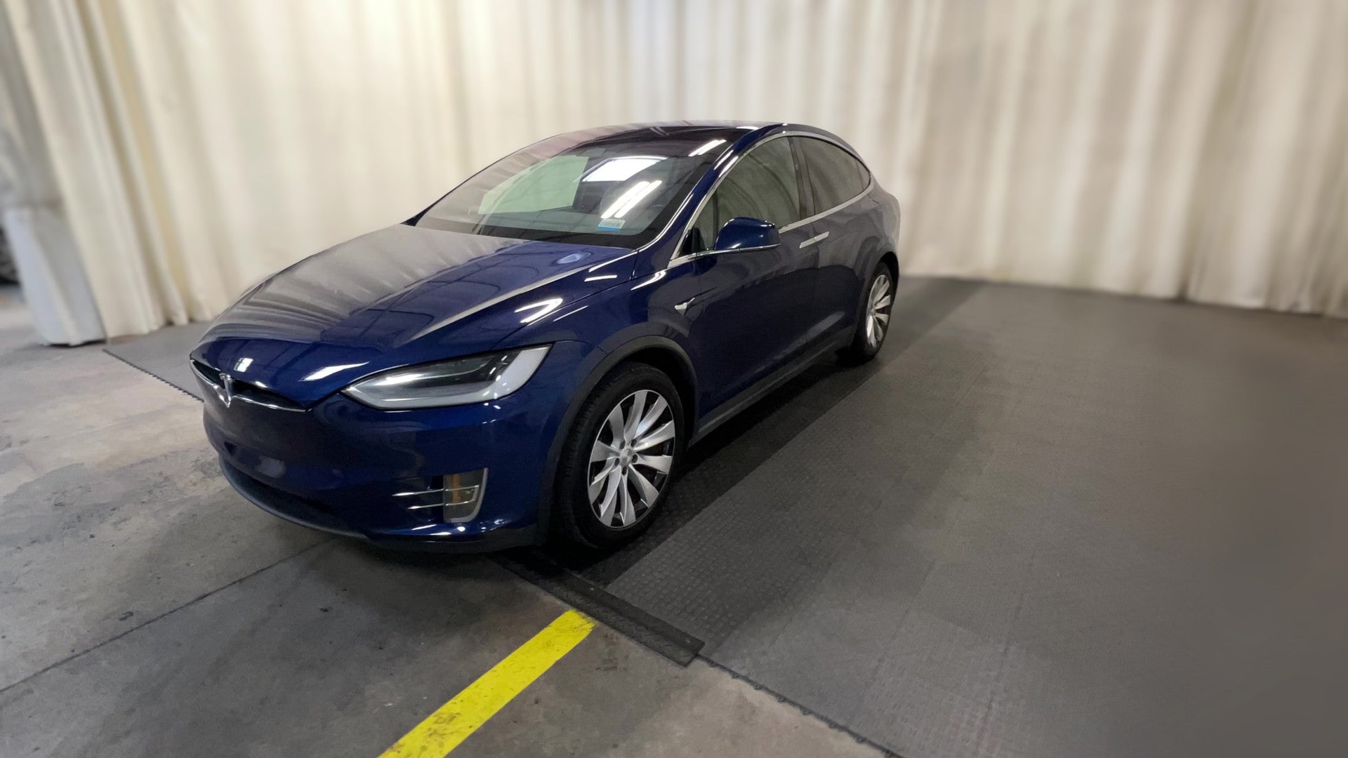 2020 Tesla Model X vehicle photo